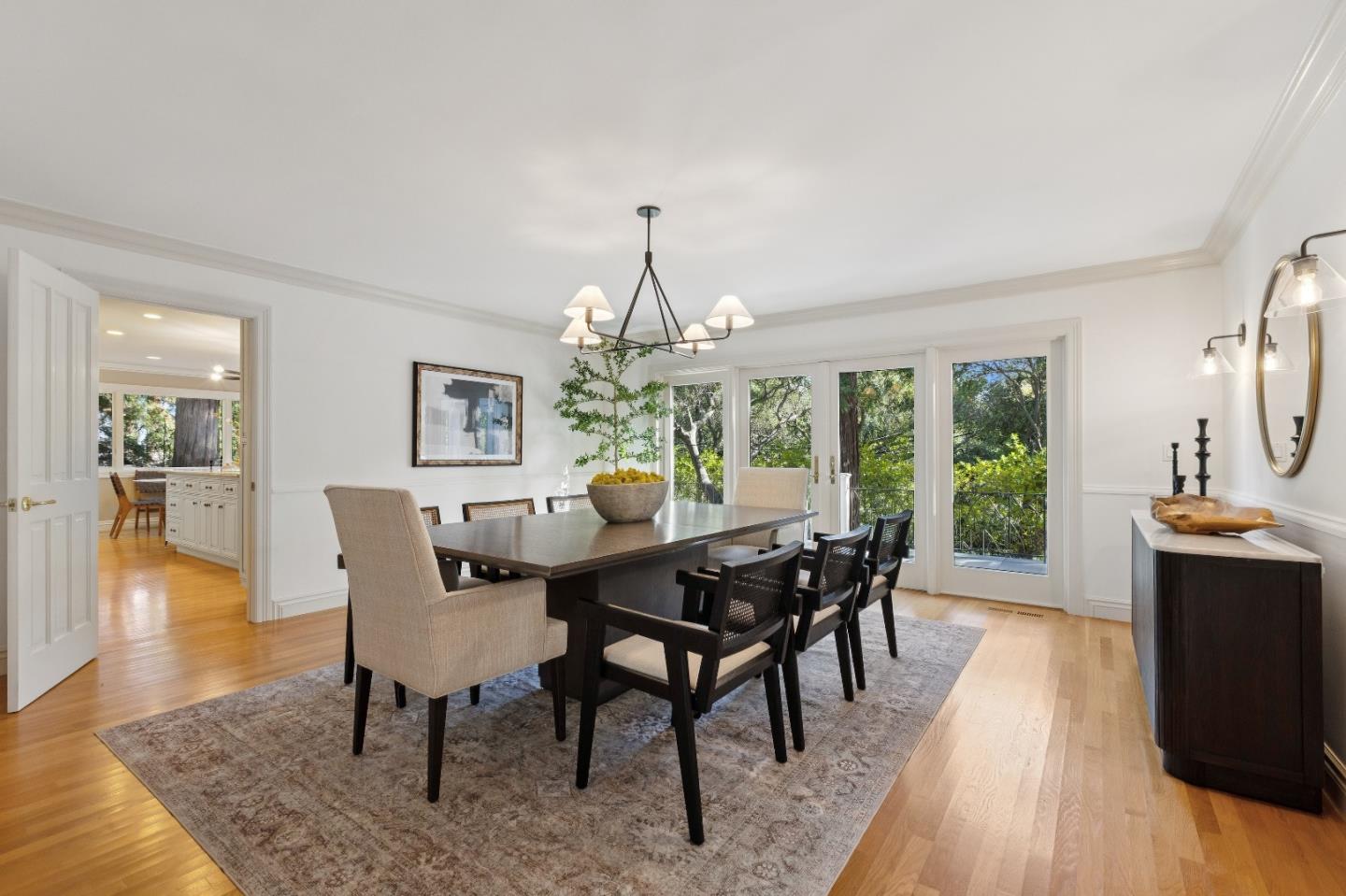 Detail Gallery Image 15 of 43 For 300 Glendale Rd, Hillsborough,  CA 94010 - 5 Beds | 4/1 Baths