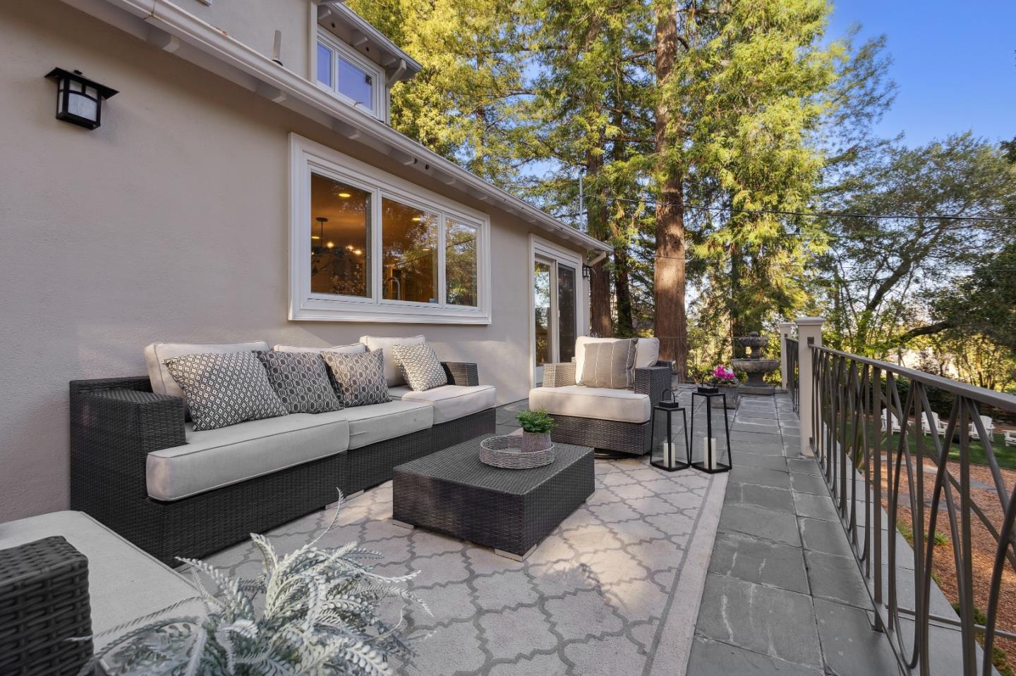 Detail Gallery Image 21 of 43 For 300 Glendale Rd, Hillsborough,  CA 94010 - 5 Beds | 4/1 Baths