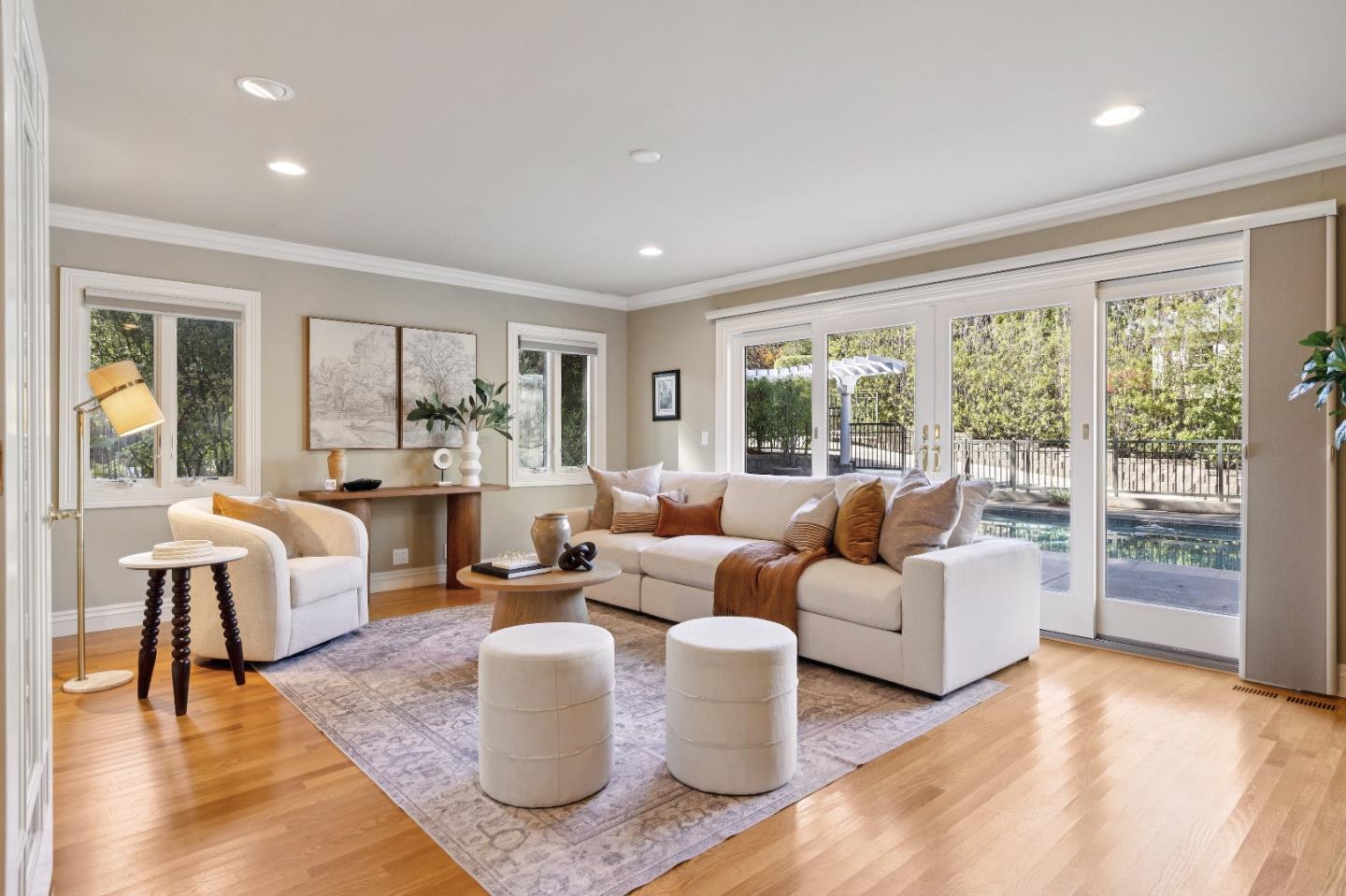 Detail Gallery Image 22 of 43 For 300 Glendale Rd, Hillsborough,  CA 94010 - 5 Beds | 4/1 Baths