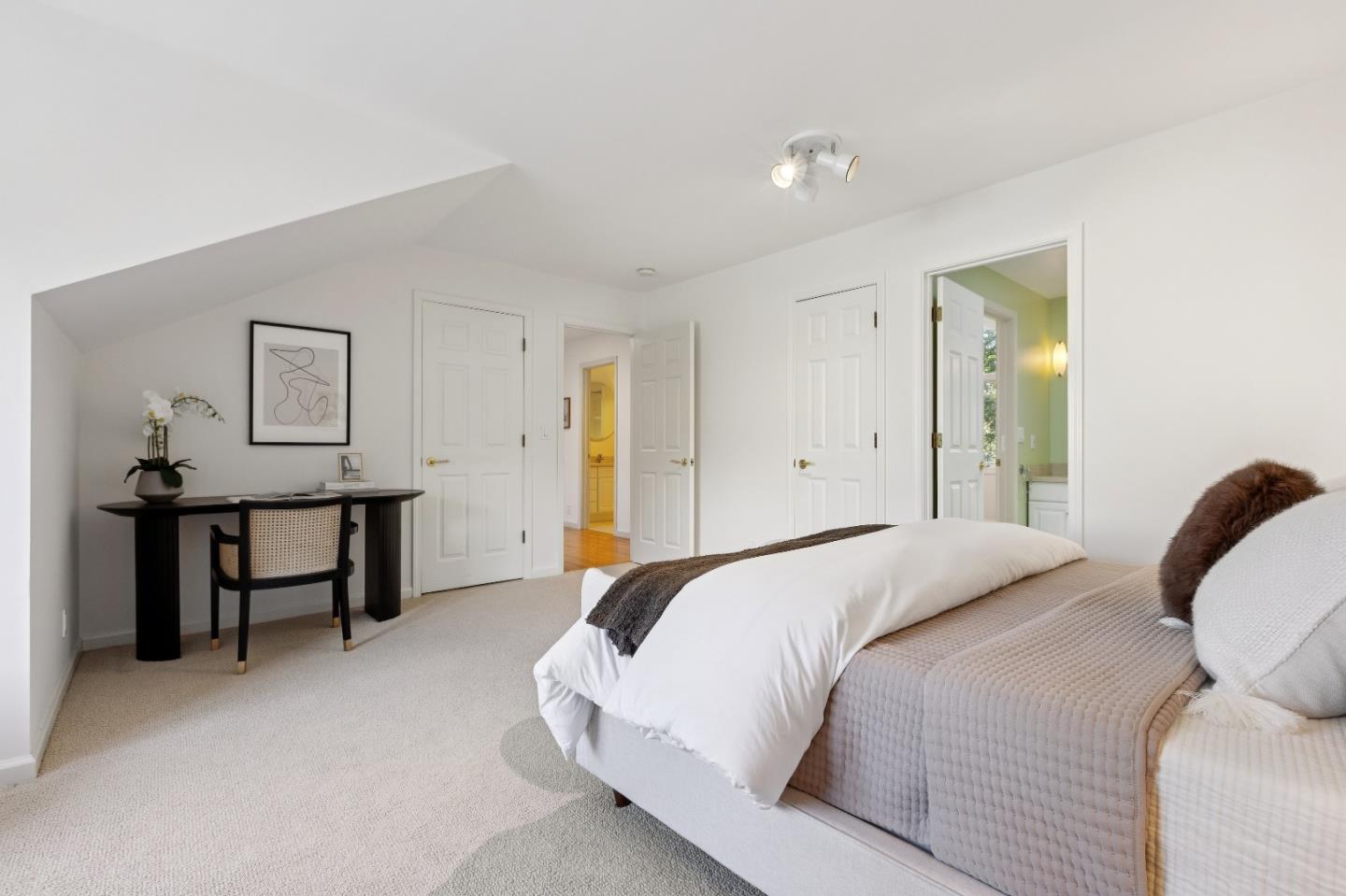 Detail Gallery Image 29 of 43 For 300 Glendale Rd, Hillsborough,  CA 94010 - 5 Beds | 4/1 Baths