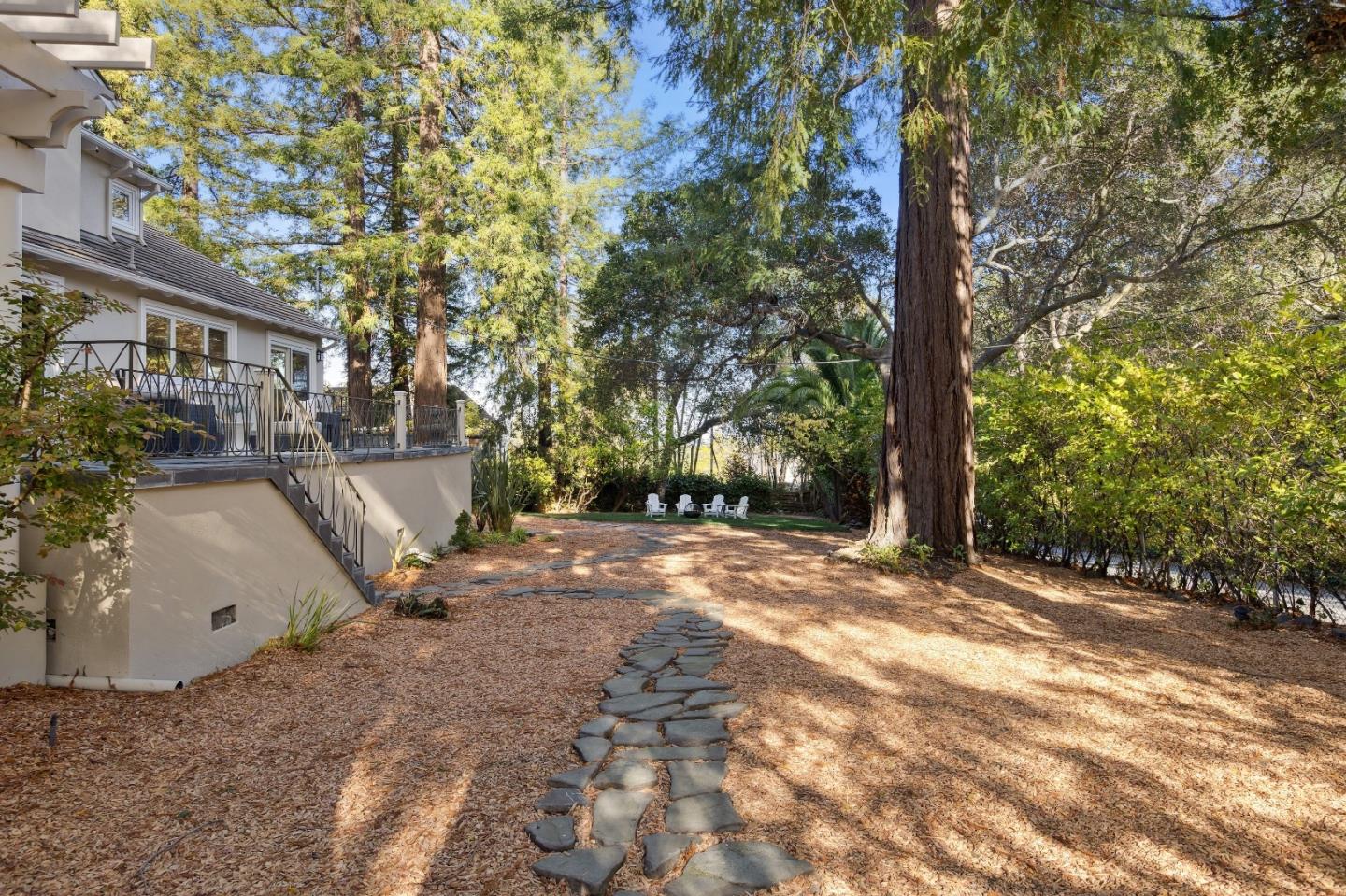 Detail Gallery Image 34 of 43 For 300 Glendale Rd, Hillsborough,  CA 94010 - 5 Beds | 4/1 Baths