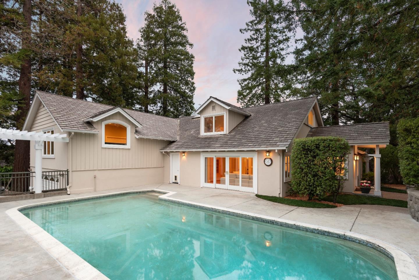 Detail Gallery Image 35 of 43 For 300 Glendale Rd, Hillsborough,  CA 94010 - 5 Beds | 4/1 Baths