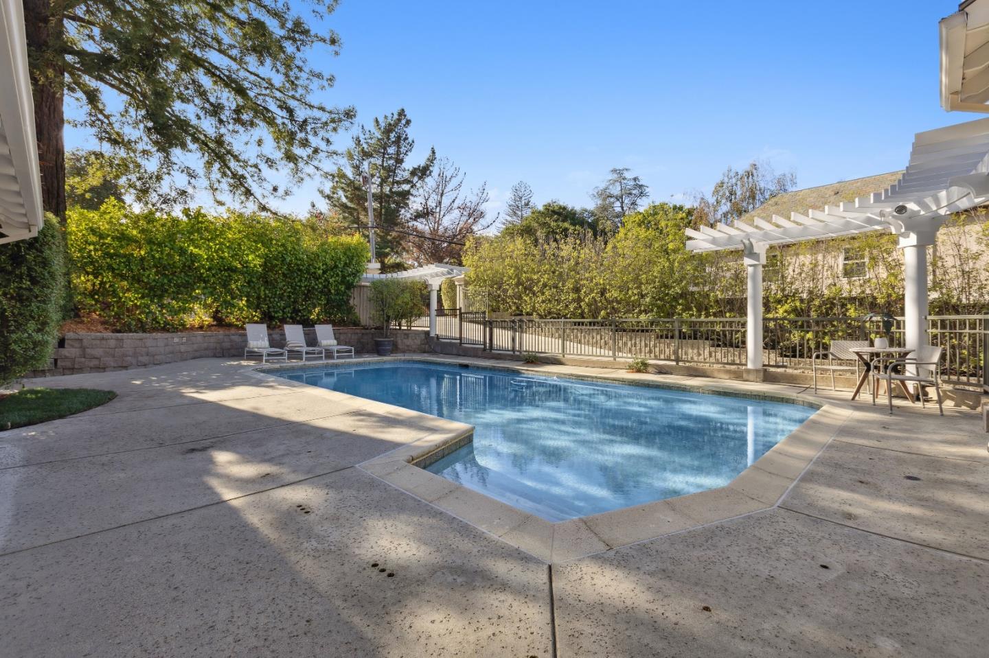 Detail Gallery Image 38 of 43 For 300 Glendale Rd, Hillsborough,  CA 94010 - 5 Beds | 4/1 Baths