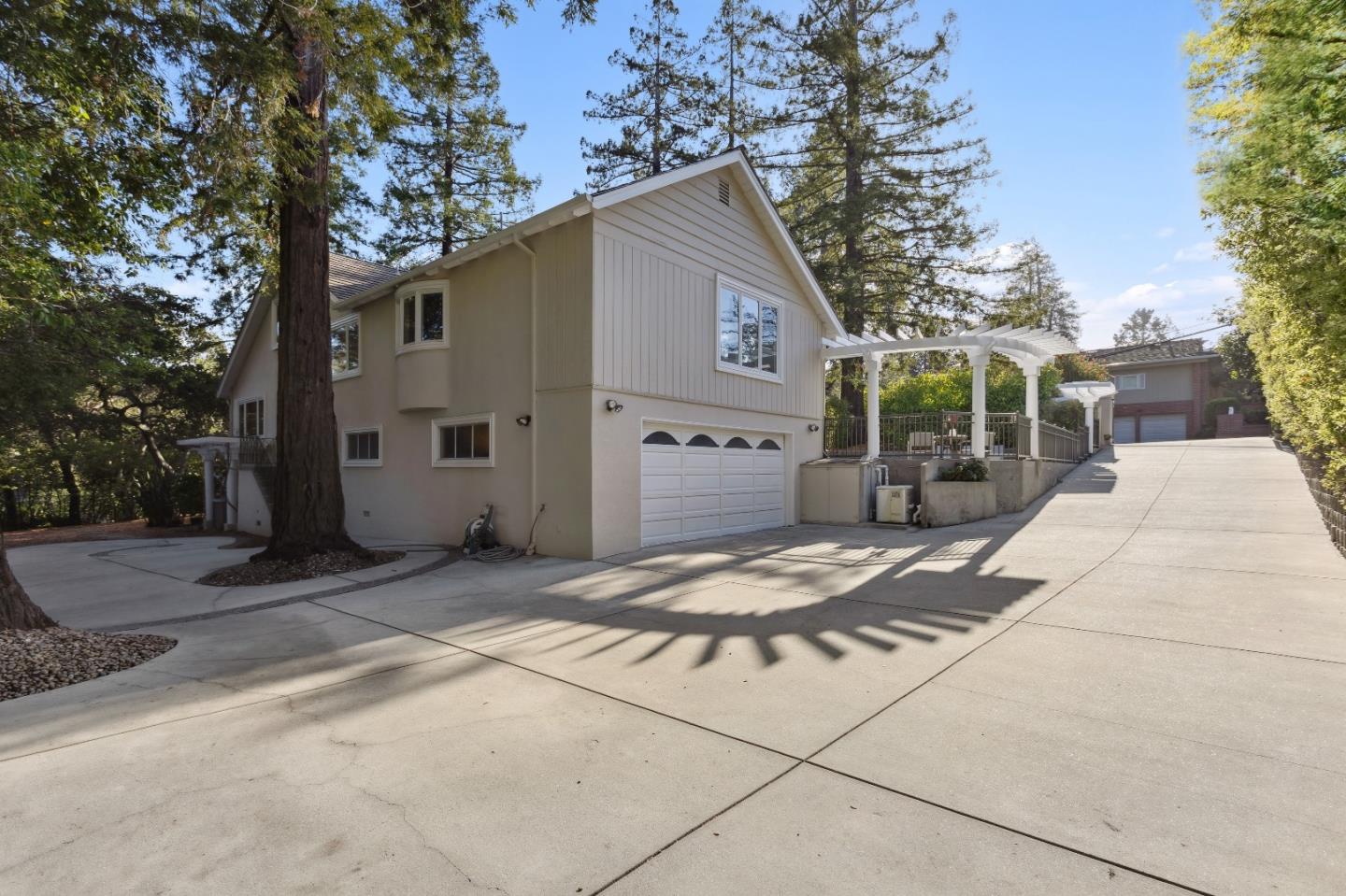 Detail Gallery Image 39 of 43 For 300 Glendale Rd, Hillsborough,  CA 94010 - 5 Beds | 4/1 Baths