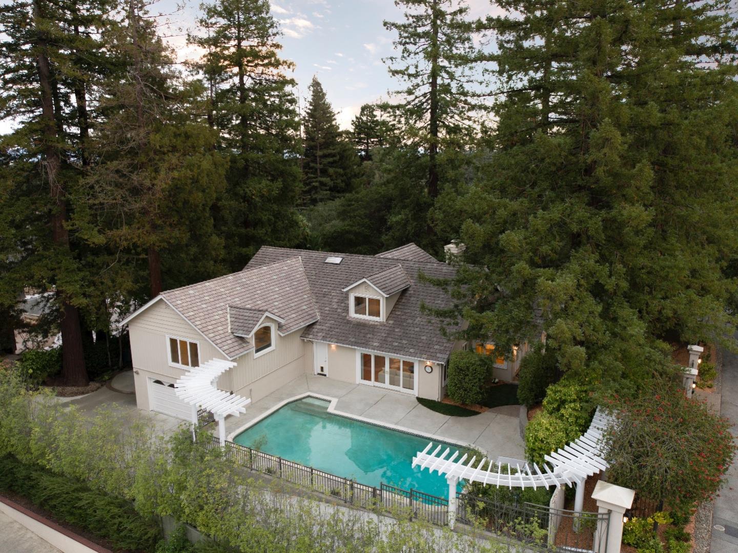 Detail Gallery Image 40 of 43 For 300 Glendale Rd, Hillsborough,  CA 94010 - 5 Beds | 4/1 Baths