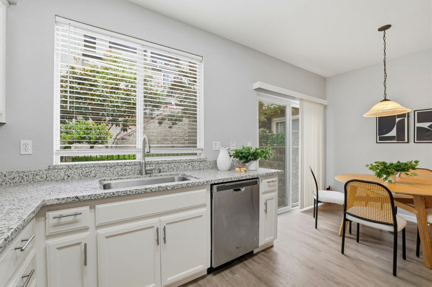 Detail Gallery Image 10 of 42 For 473 Tower Hill Ave, San Jose,  CA 95136 - 2 Beds | 2/1 Baths