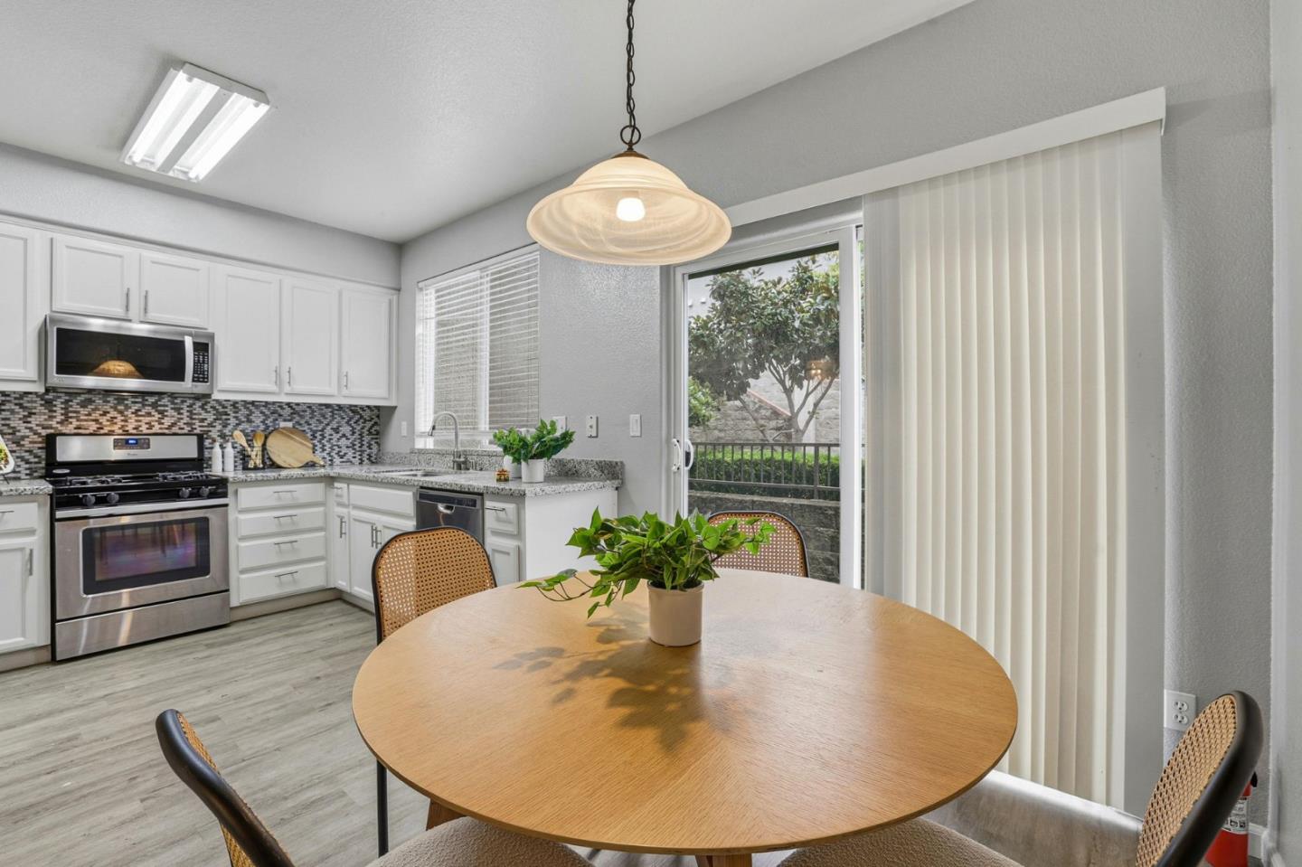 Detail Gallery Image 13 of 42 For 473 Tower Hill Ave, San Jose,  CA 95136 - 2 Beds | 2/1 Baths