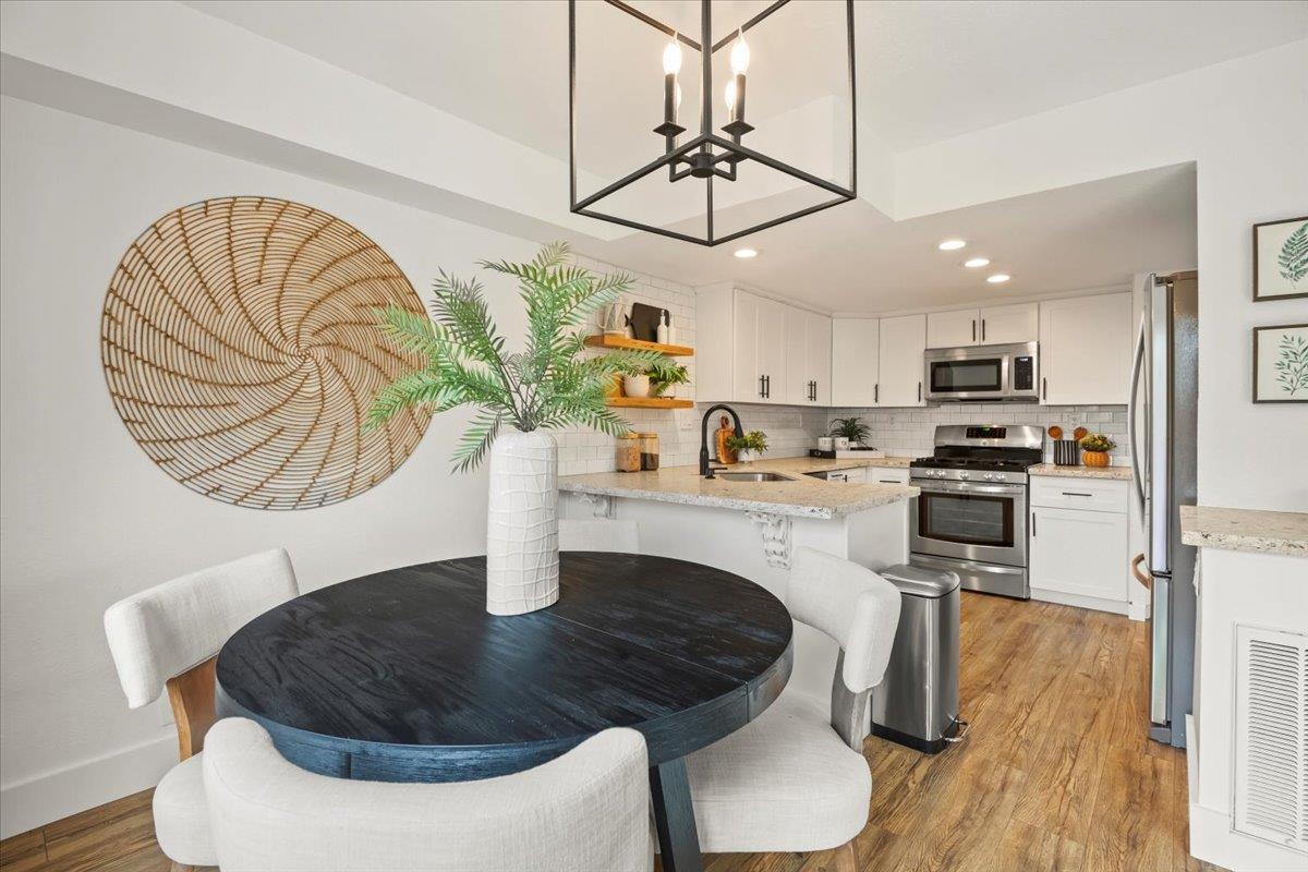 Detail Gallery Image 6 of 35 For 16761 San Luis Way, Morgan Hill,  CA 95037 - 3 Beds | 2/1 Baths