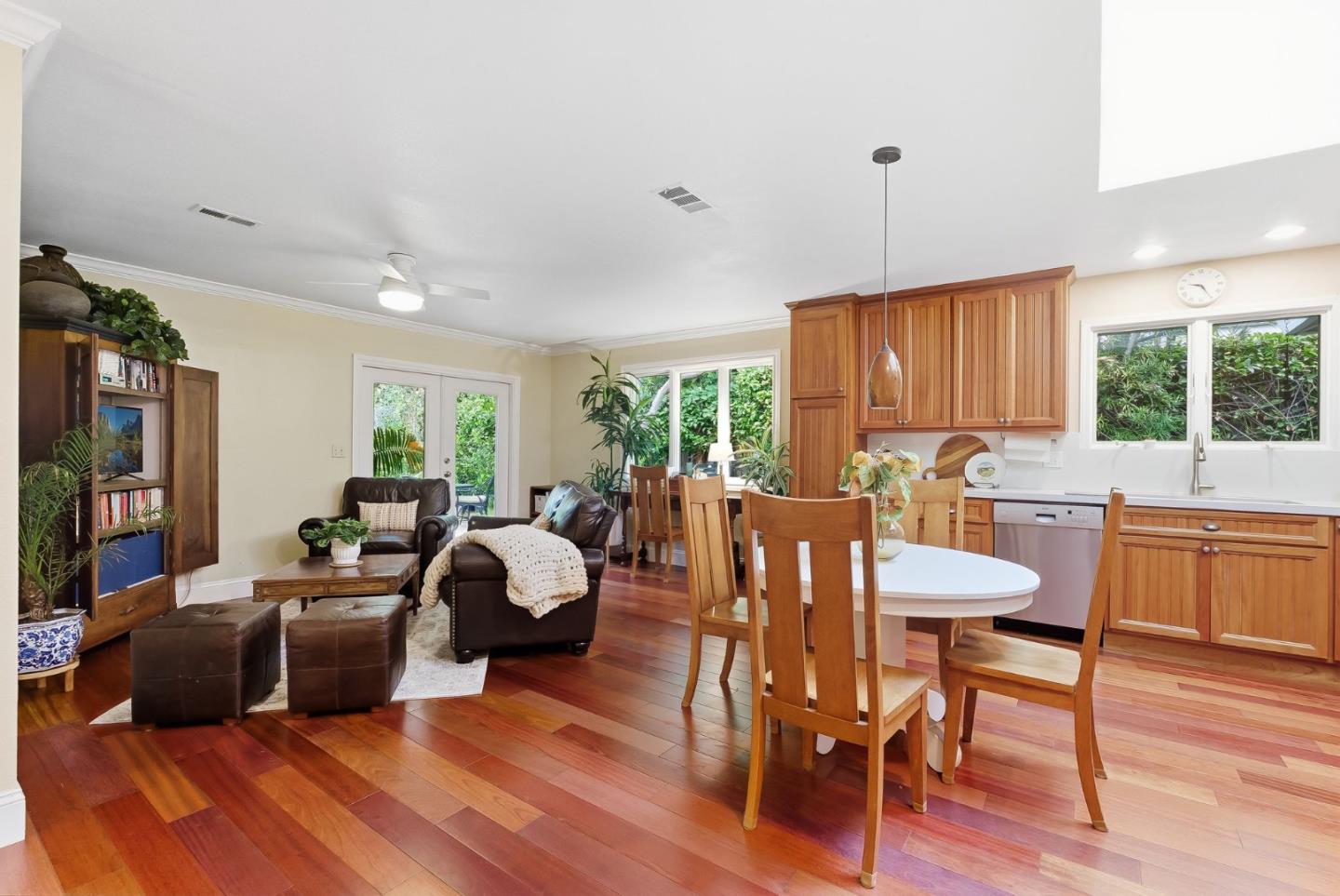 Detail Gallery Image 18 of 23 For Greer Rd, Palo Alto,  CA 94303 - 4 Beds | 2 Baths