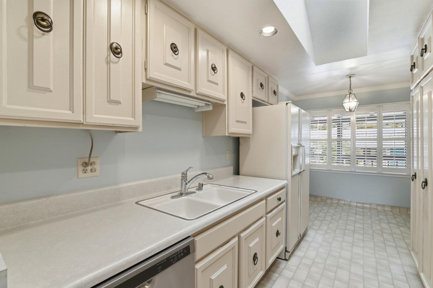 Detail Gallery Image 11 of 33 For 5065 Cribari Bluffs, San Jose,  CA 95135 - 2 Beds | 2 Baths