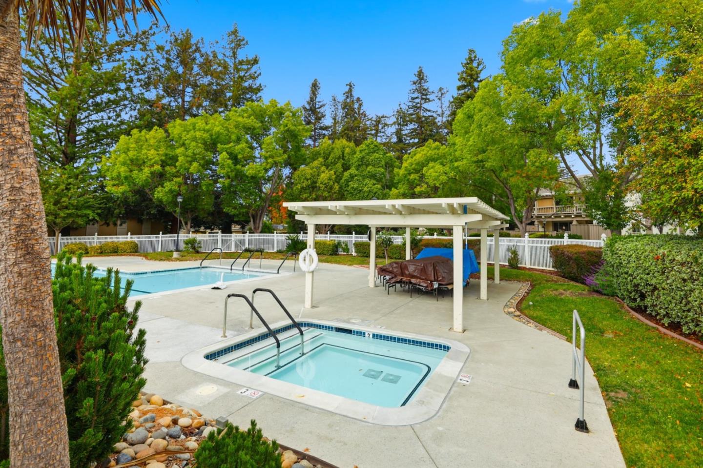 Detail Gallery Image 24 of 33 For 5065 Cribari Bluffs, San Jose,  CA 95135 - 2 Beds | 2 Baths