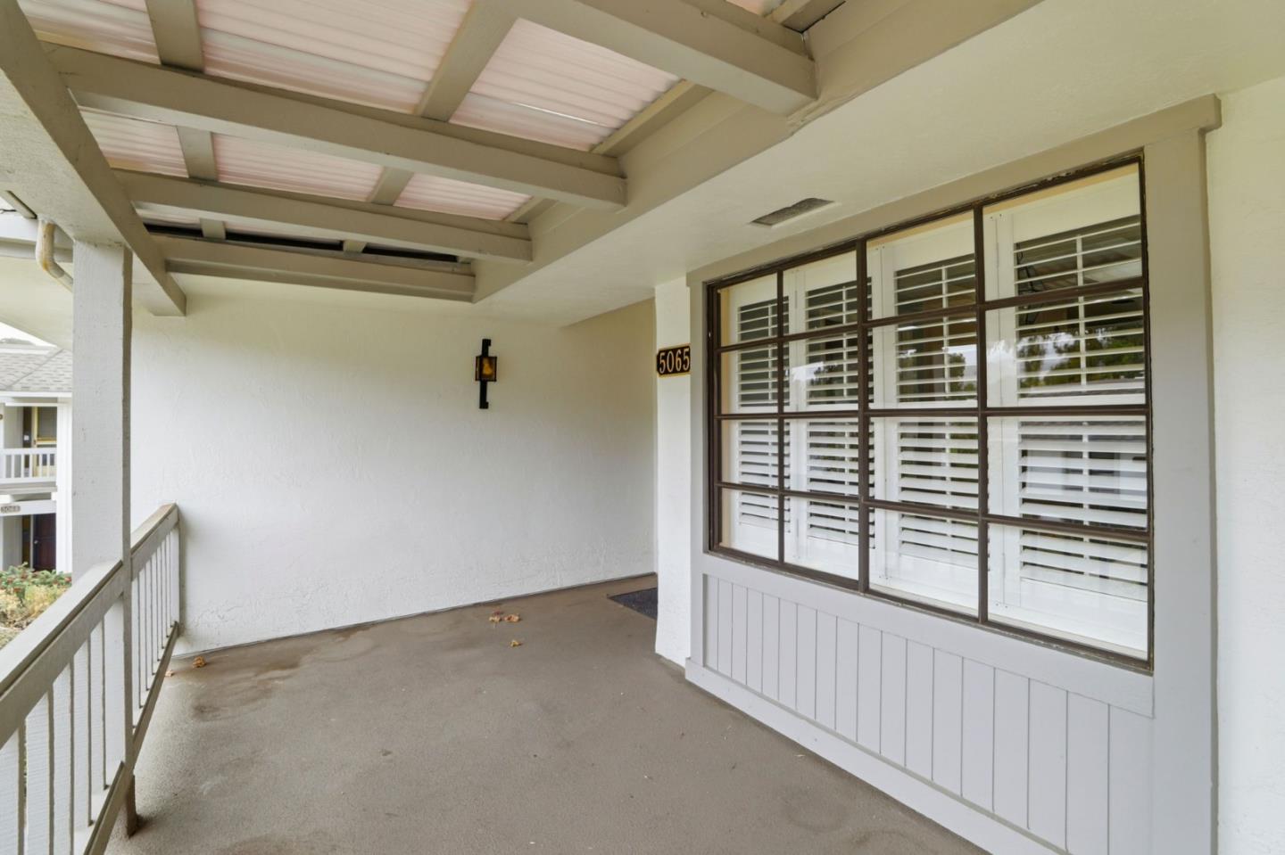 Detail Gallery Image 3 of 33 For 5065 Cribari Bluffs, San Jose,  CA 95135 - 2 Beds | 2 Baths