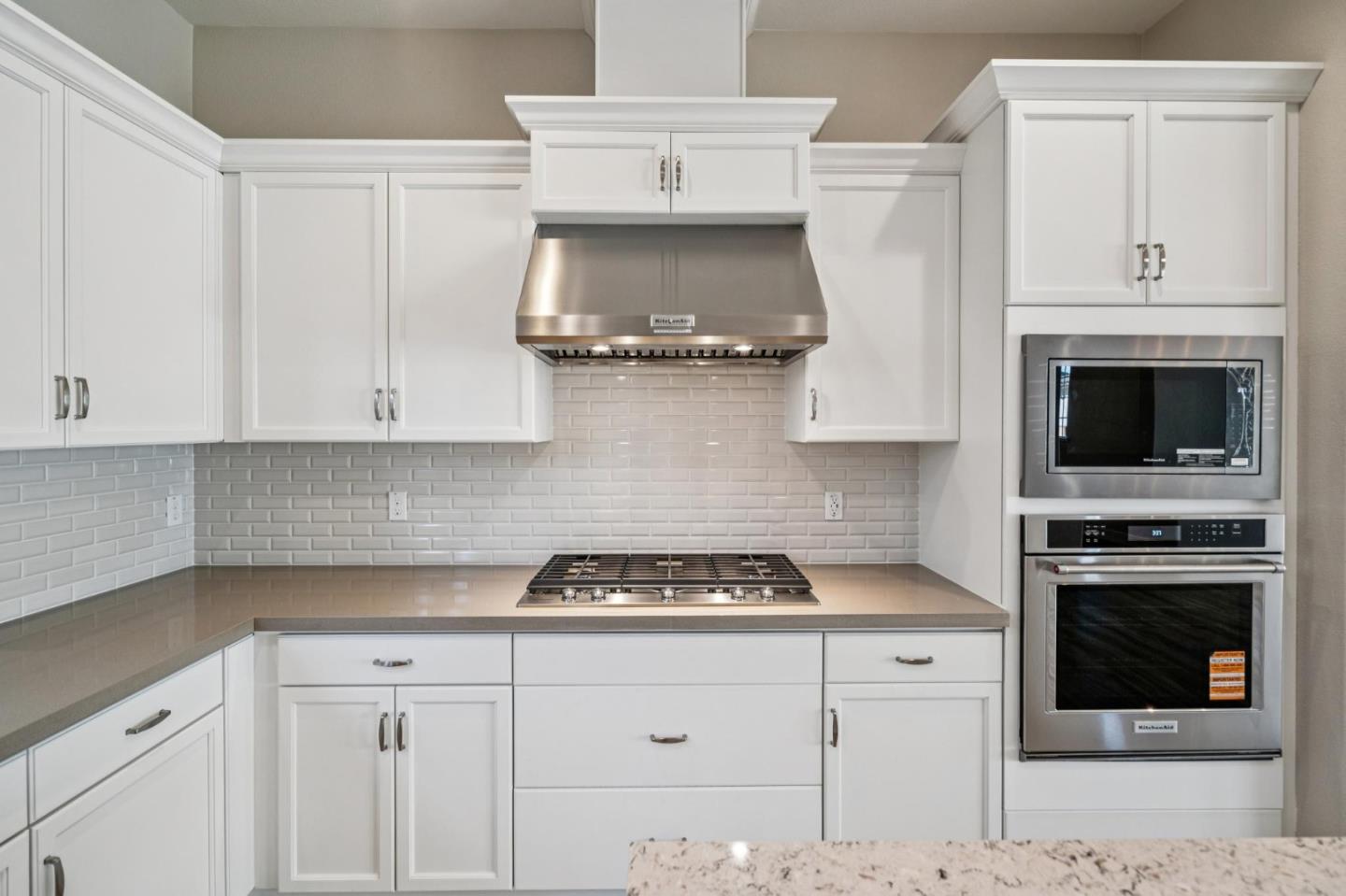 Detail Gallery Image 14 of 32 For 3068 El Capitan Dr, Marina,  CA 93933 - 3 Beds | 2 Baths