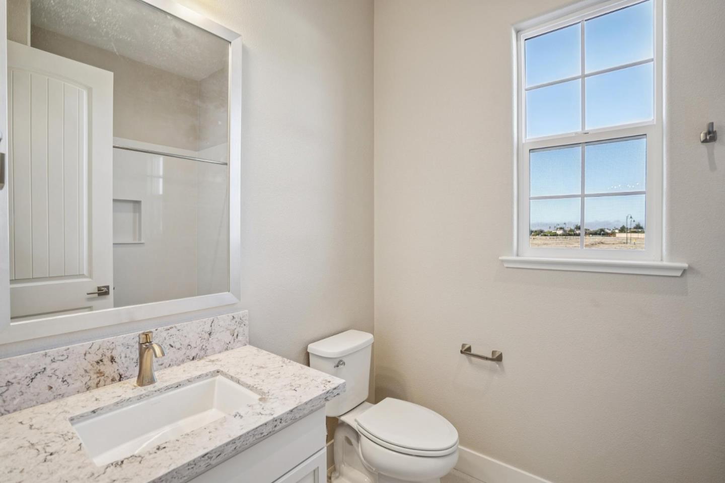 Detail Gallery Image 29 of 32 For 3068 El Capitan Dr, Marina,  CA 93933 - 3 Beds | 2 Baths