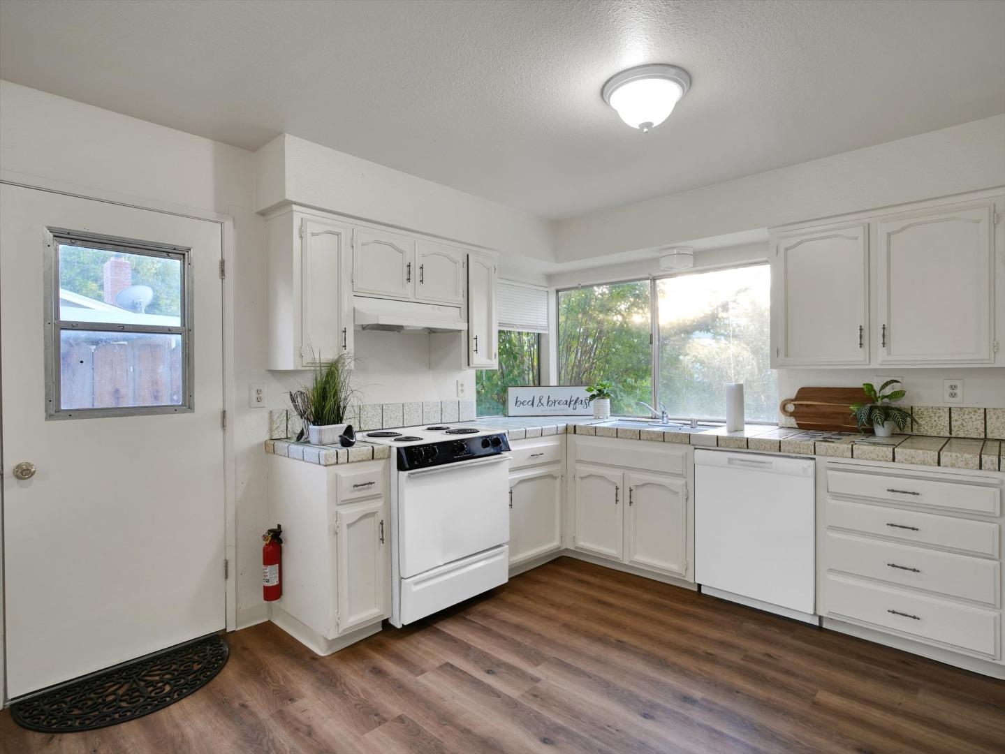 Detail Gallery Image 7 of 25 For 3559 Vernal Ave, Merced,  CA 95340 - 3 Beds | 2 Baths