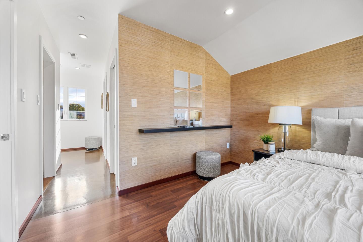 Detail Gallery Image 26 of 52 For 1111 Hawthorne Dr, San Mateo,  CA 94402 - 3 Beds | 2 Baths