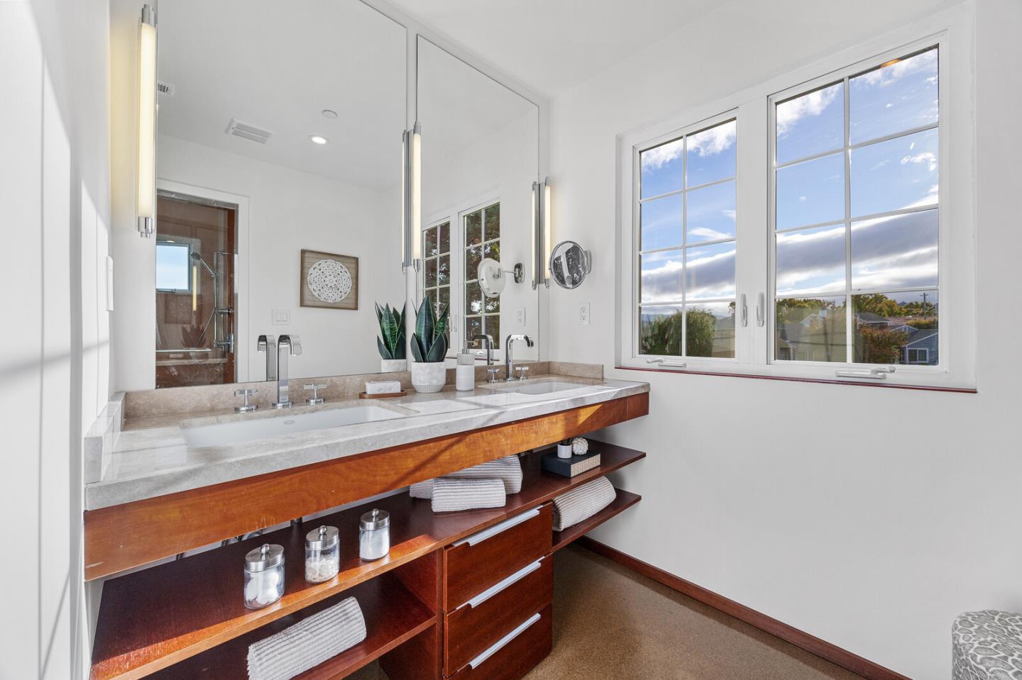 Detail Gallery Image 27 of 52 For 1111 Hawthorne Dr, San Mateo,  CA 94402 - 3 Beds | 2 Baths