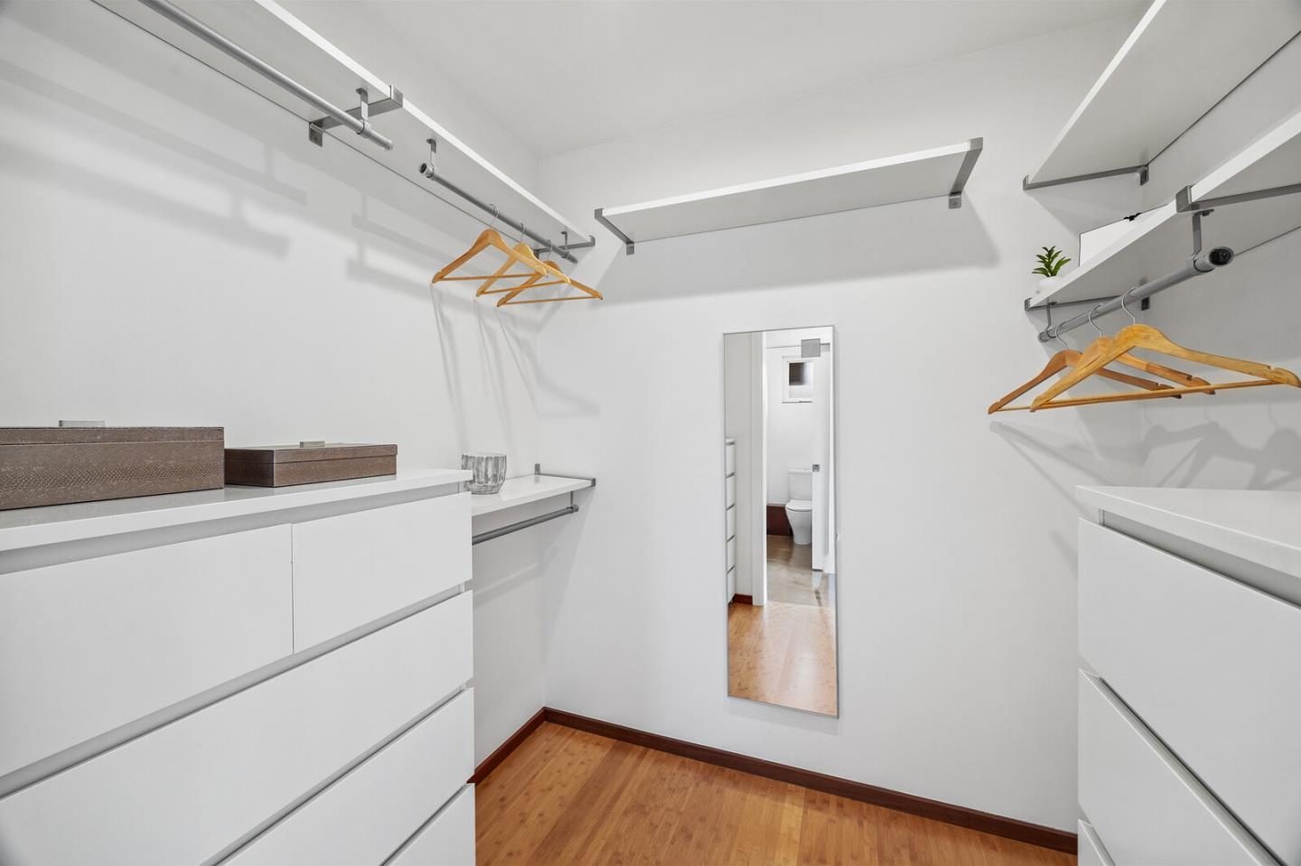 Detail Gallery Image 30 of 52 For 1111 Hawthorne Dr, San Mateo,  CA 94402 - 3 Beds | 2 Baths