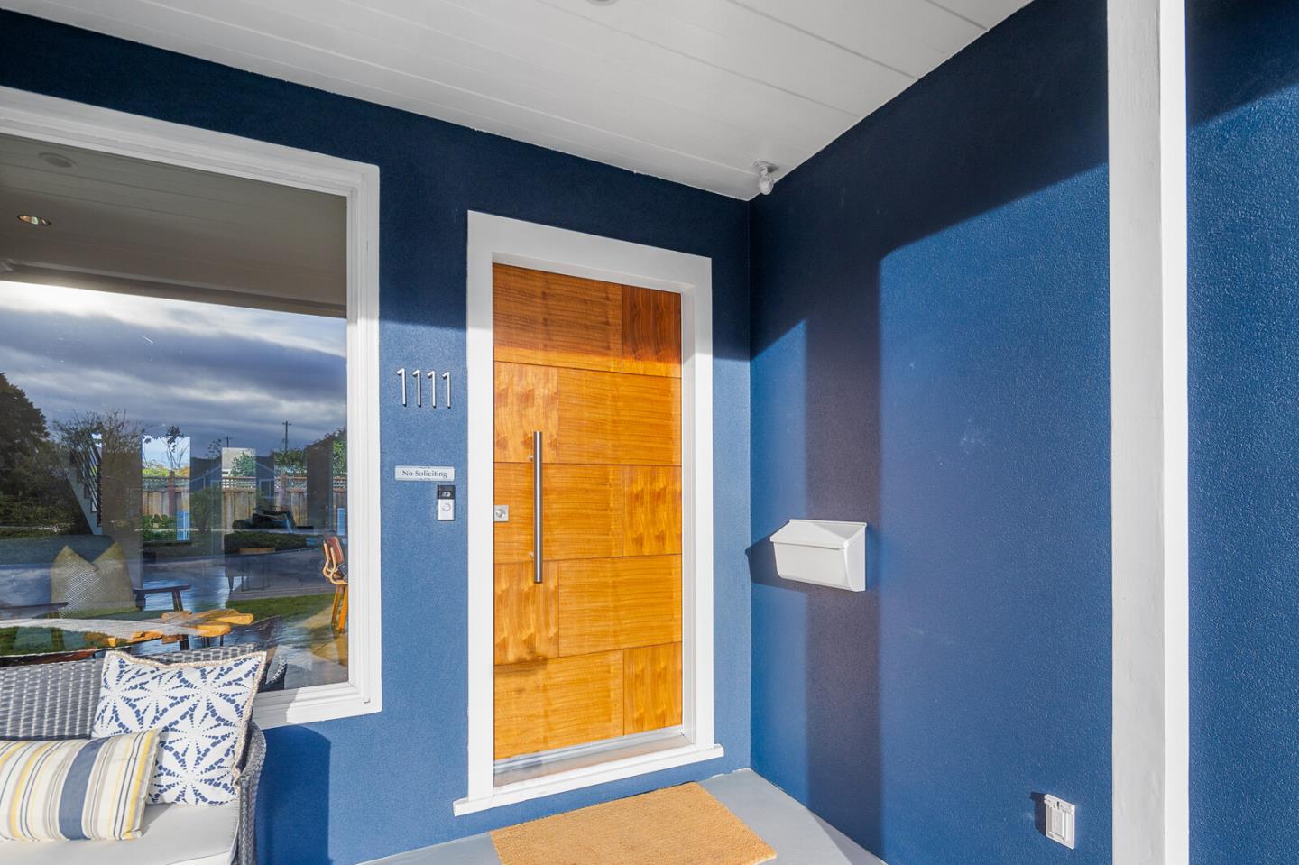 Detail Gallery Image 4 of 52 For 1111 Hawthorne Dr, San Mateo,  CA 94402 - 3 Beds | 2 Baths