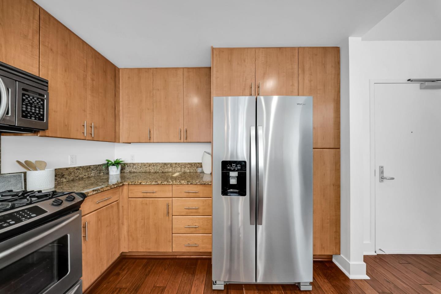 Detail Gallery Image 15 of 66 For 438 W Grand Ave #615,  Oakland,  CA 94612 - 2 Beds | 2 Baths