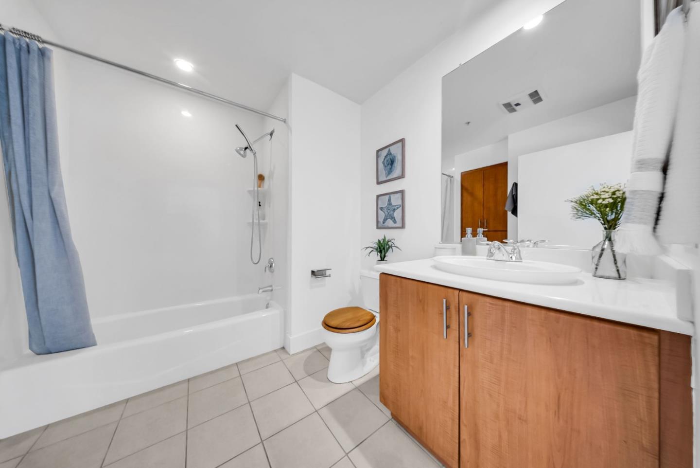 Detail Gallery Image 27 of 66 For 438 W Grand Ave #615,  Oakland,  CA 94612 - 2 Beds | 2 Baths