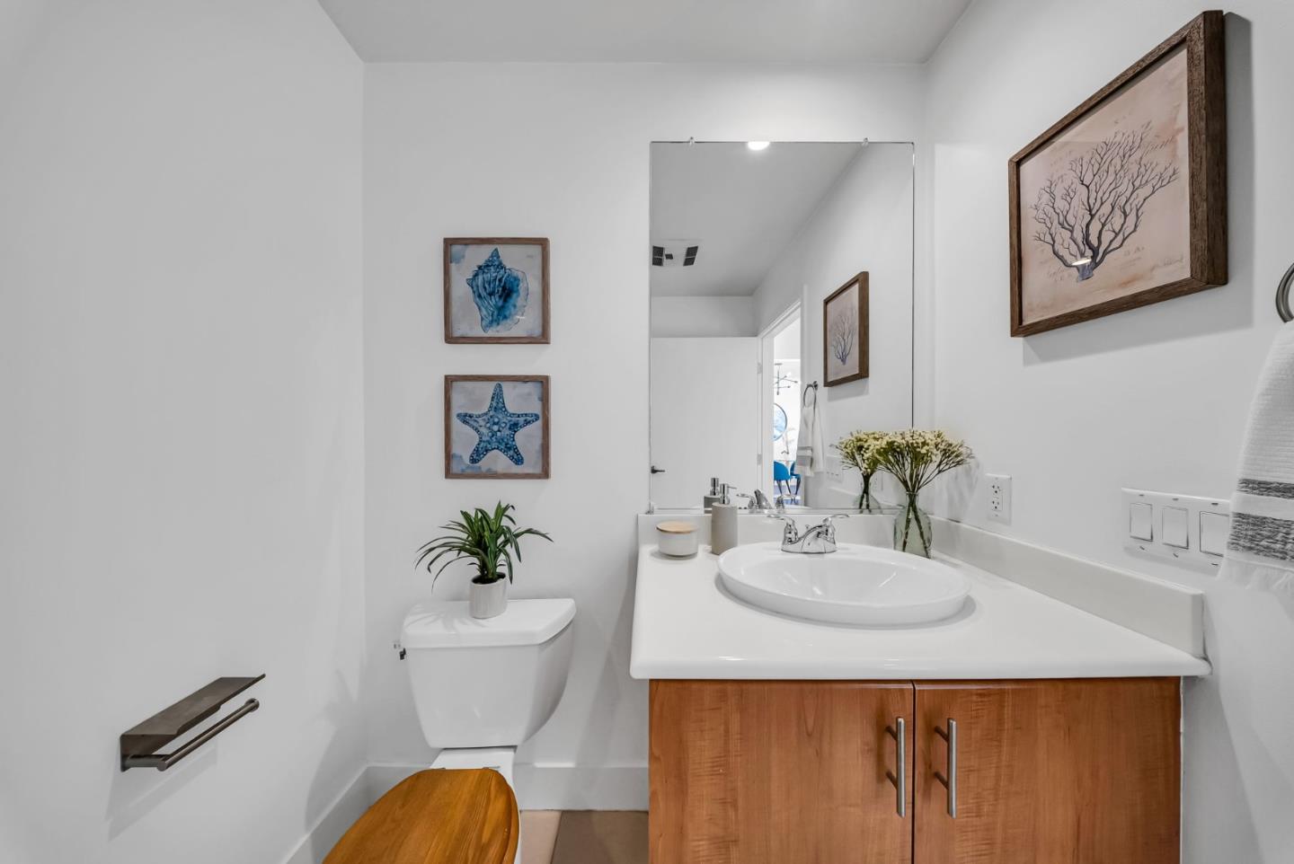 Detail Gallery Image 29 of 66 For 438 W Grand Ave #615,  Oakland,  CA 94612 - 2 Beds | 2 Baths