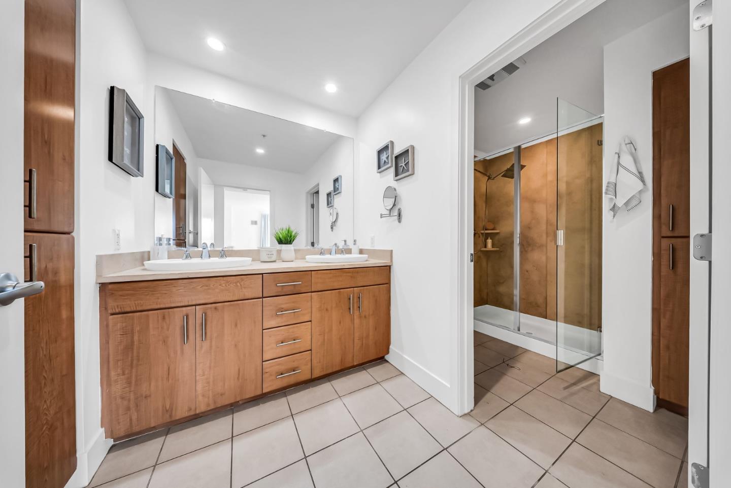 Detail Gallery Image 43 of 66 For 438 W Grand Ave #615,  Oakland,  CA 94612 - 2 Beds | 2 Baths