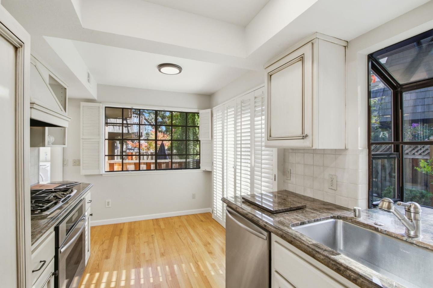 Detail Gallery Image 9 of 48 For 706 Winchester Blvd, Los Gatos,  CA 95030 - 3 Beds | 2/1 Baths