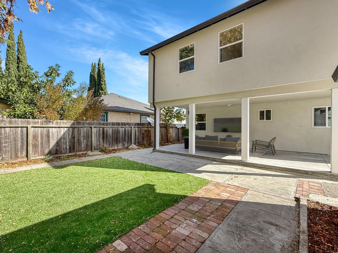 Detail Gallery Image 24 of 29 For 2229 Pulgas Ave, East Palo Alto,  CA 94303 - 5 Beds | 2 Baths