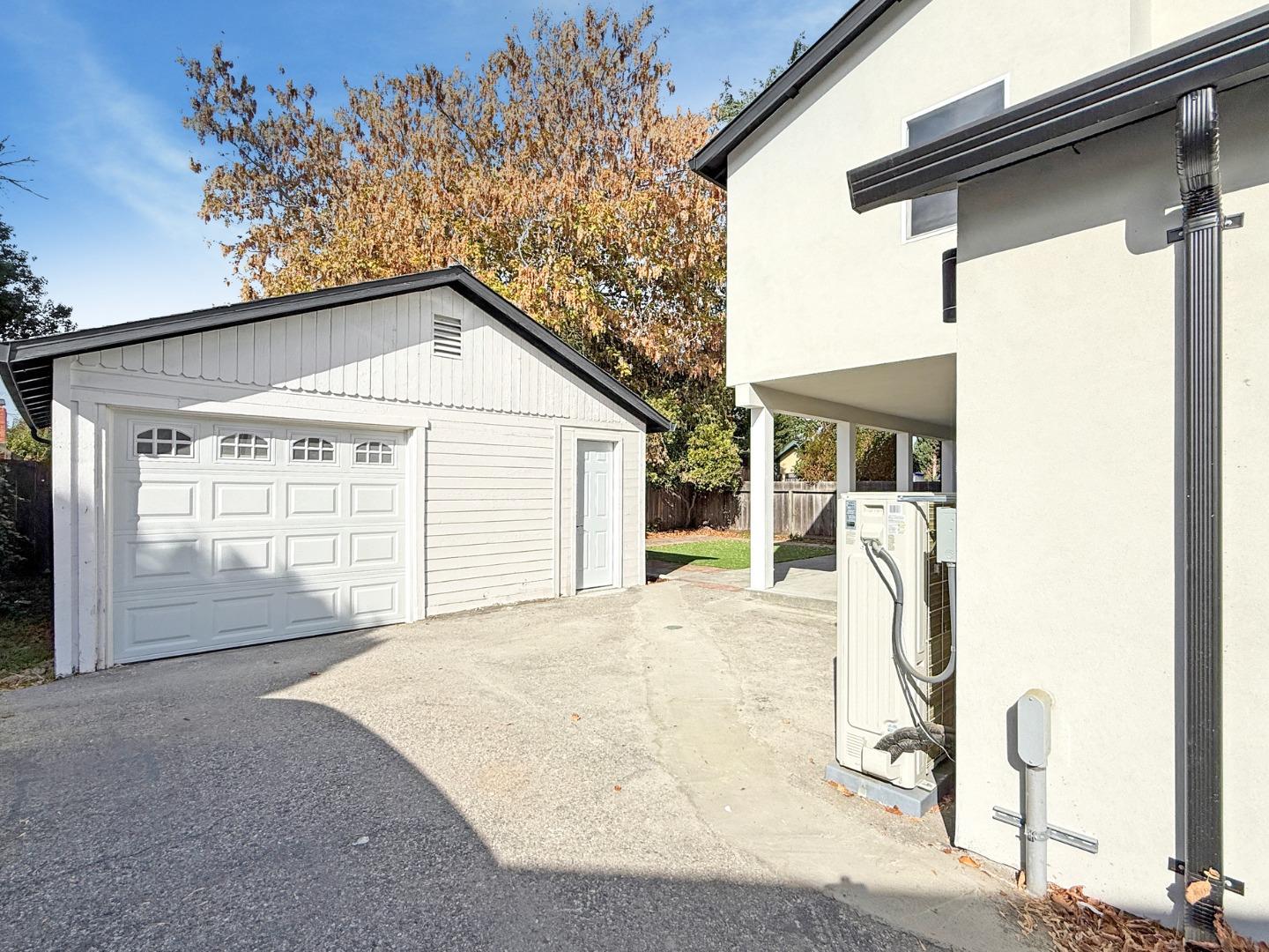 Detail Gallery Image 25 of 29 For 2229 Pulgas Ave, East Palo Alto,  CA 94303 - 5 Beds | 2 Baths