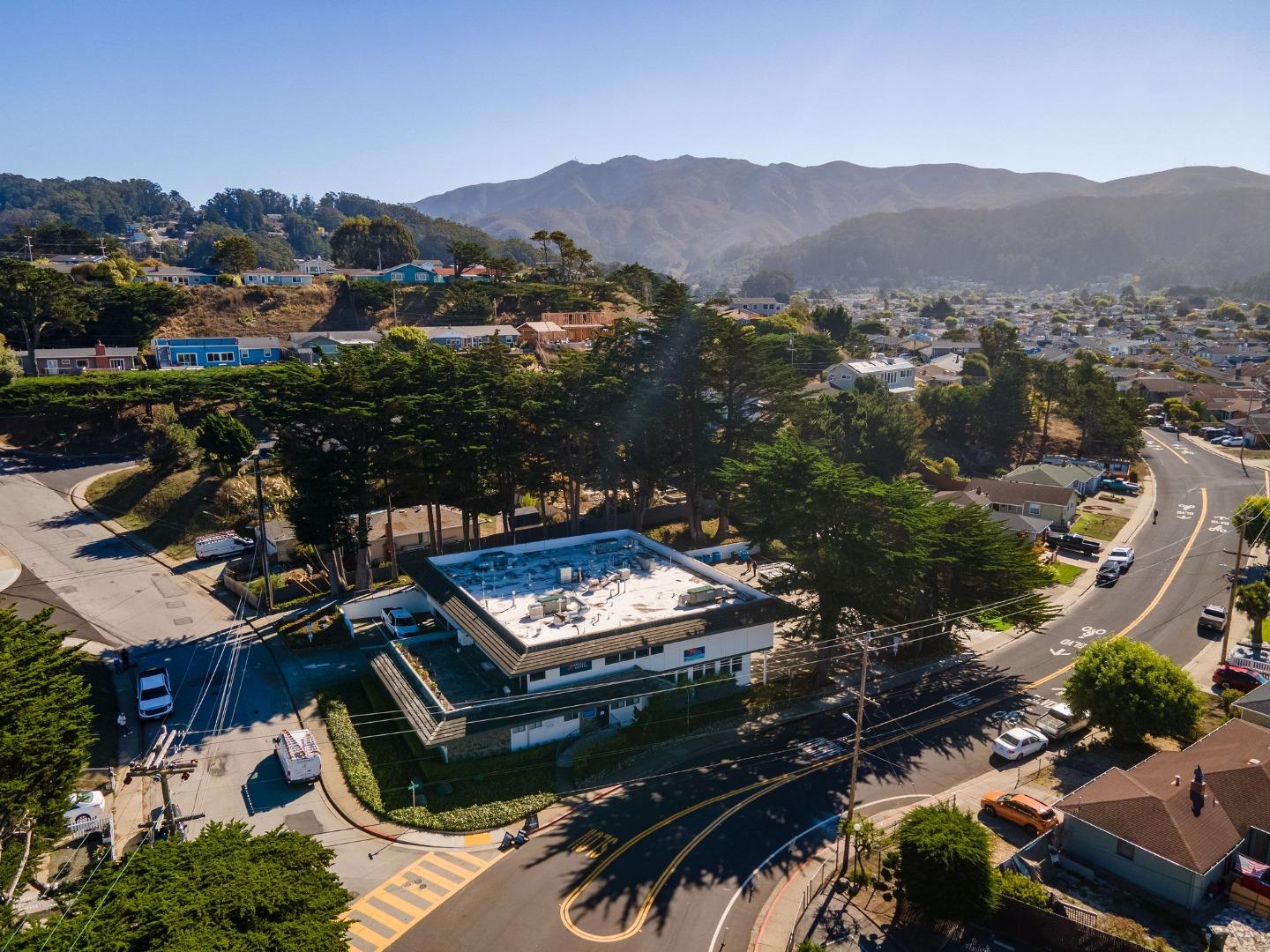 Detail Gallery Image 3 of 62 For 667-669 Crespi Dr, Pacifica,  CA 94044 - – Beds | – Baths