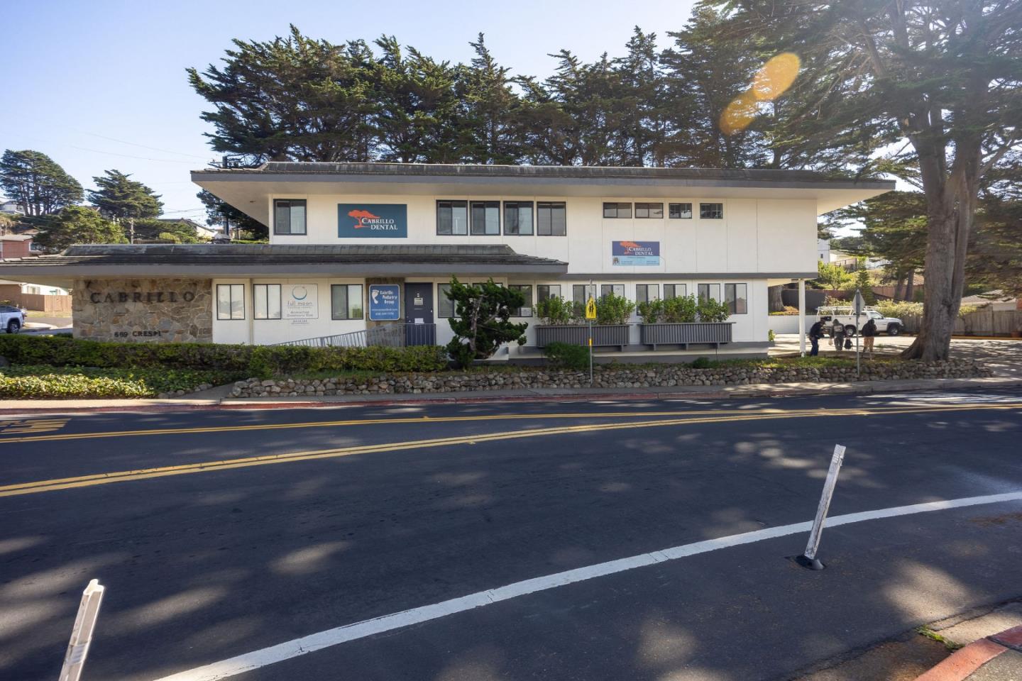 Detail Gallery Image 4 of 62 For 667-669 Crespi Dr, Pacifica,  CA 94044 - – Beds | – Baths