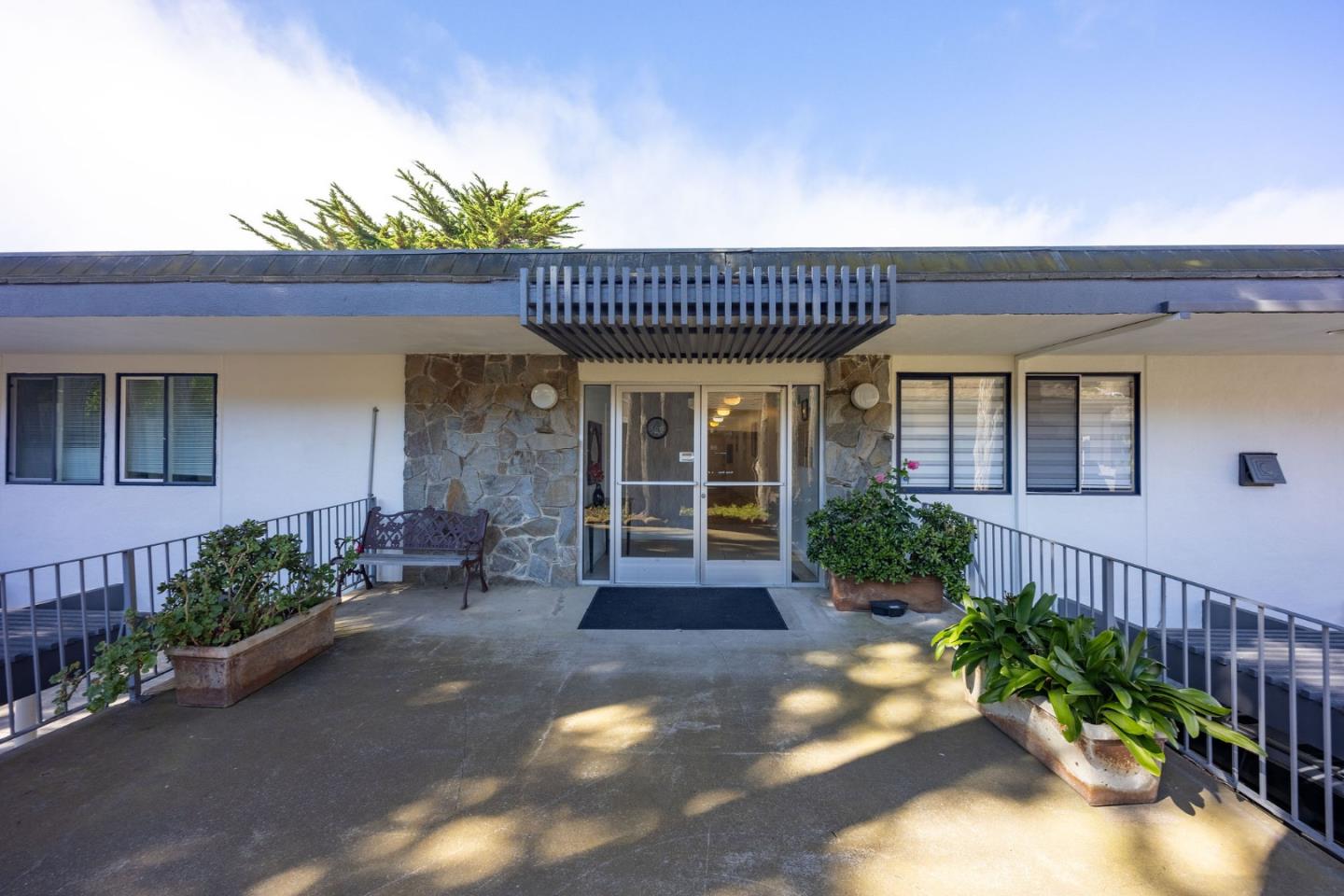 Detail Gallery Image 9 of 62 For 667-669 Crespi Dr, Pacifica,  CA 94044 - – Beds | – Baths