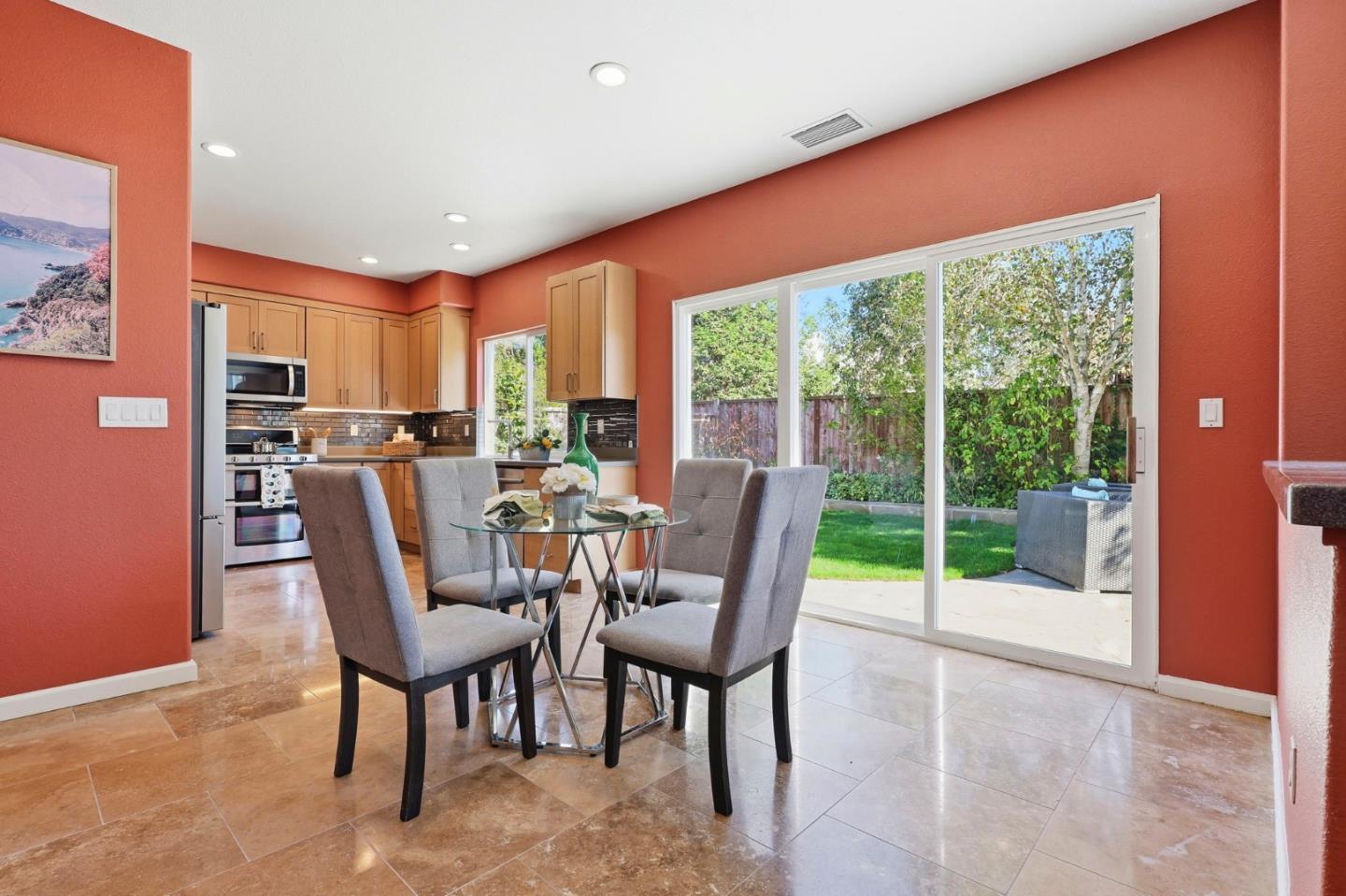 Detail Gallery Image 15 of 38 For 65 Driftwood Cir, Pacifica,  CA 94044 - 5 Beds | 3 Baths