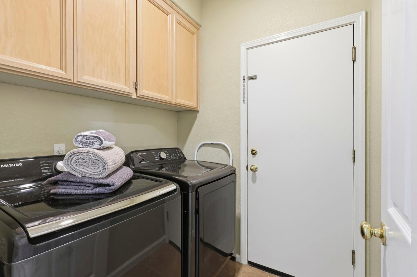 Detail Gallery Image 30 of 38 For 65 Driftwood Cir, Pacifica,  CA 94044 - 5 Beds | 3 Baths