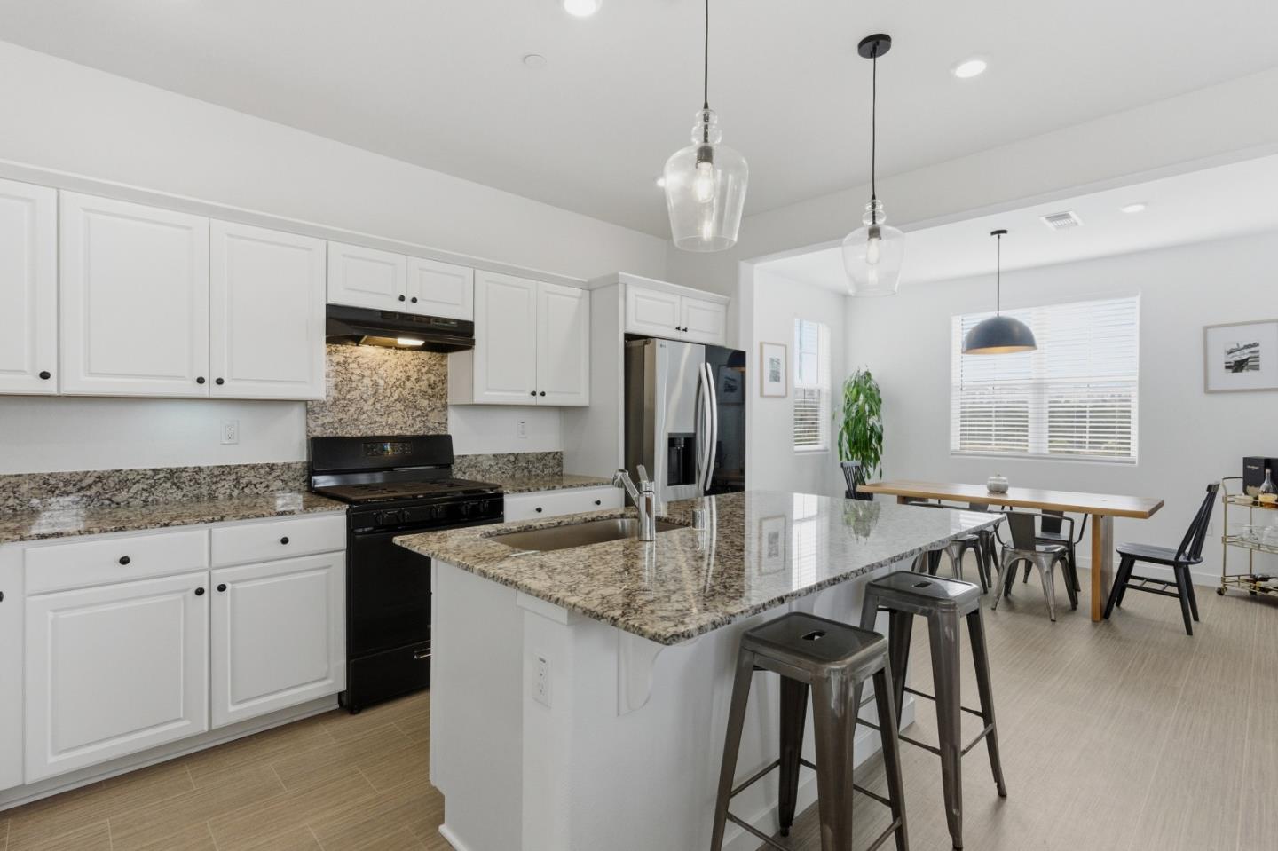 Detail Gallery Image 16 of 45 For 457 Marina Heights Dr, Marina,  CA 93933 - 3 Beds | 2/1 Baths