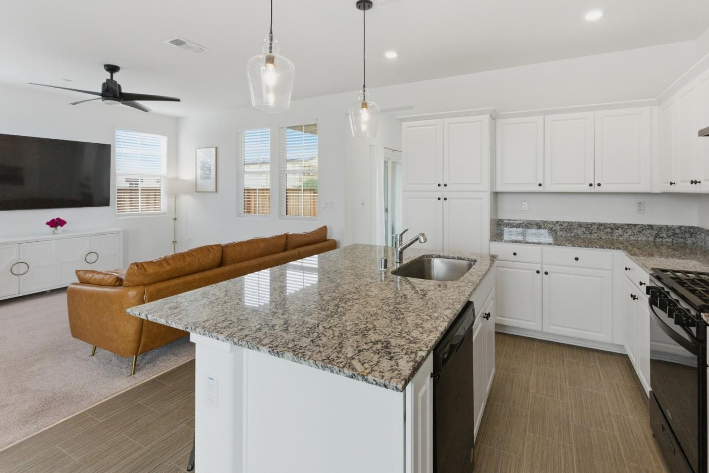 Detail Gallery Image 17 of 45 For 457 Marina Heights Dr, Marina,  CA 93933 - 3 Beds | 2/1 Baths