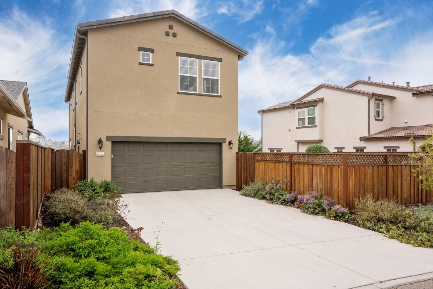 Detail Gallery Image 4 of 45 For 457 Marina Heights Dr, Marina,  CA 93933 - 3 Beds | 2/1 Baths