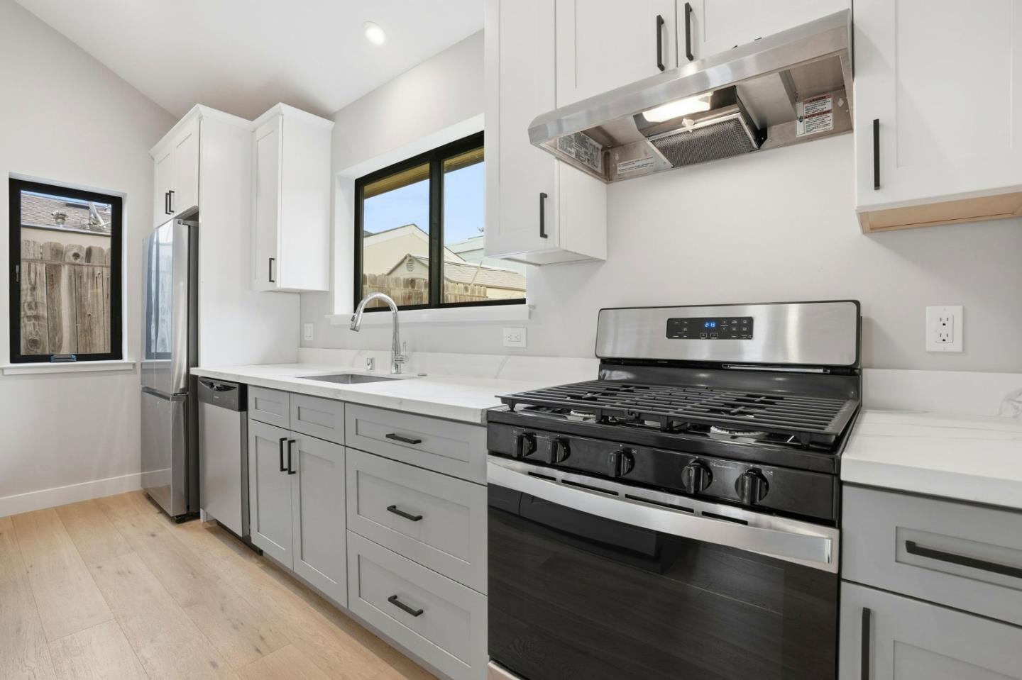 Detail Gallery Image 18 of 33 For 11-15 Spruce St, Millbrae,  CA 94030 - 4 Beds | 3 Baths