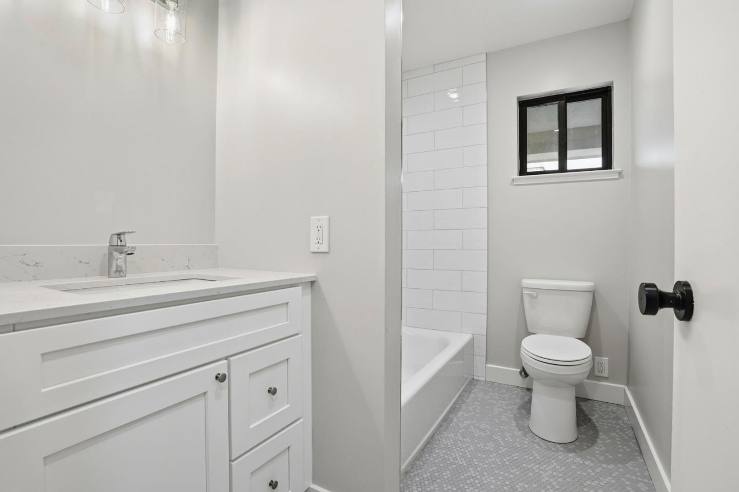 Detail Gallery Image 29 of 33 For 11-15 Spruce St, Millbrae,  CA 94030 - 4 Beds | 3 Baths