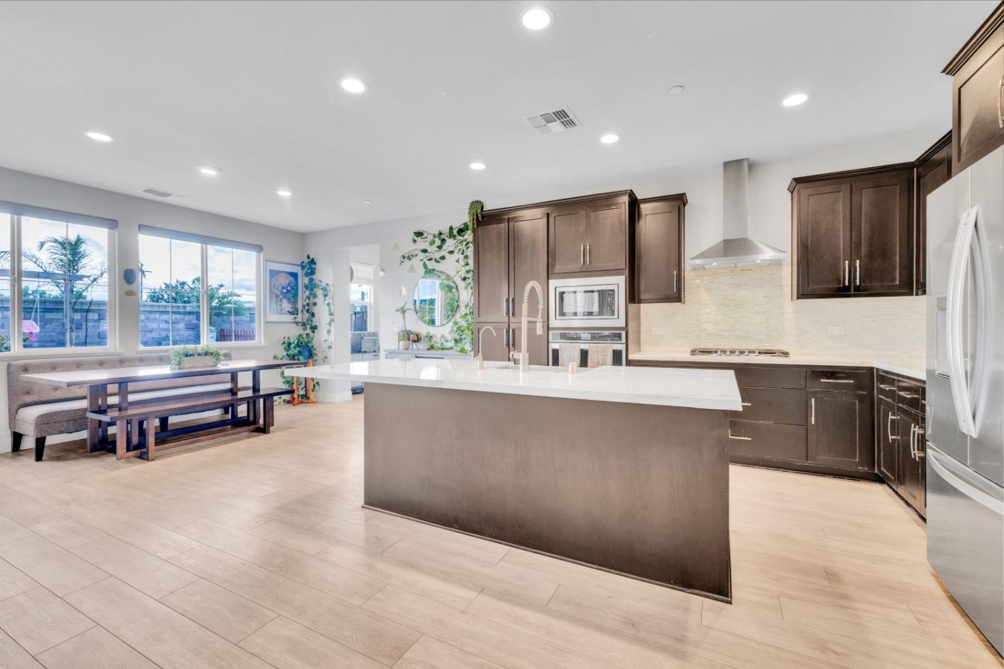 Detail Gallery Image 10 of 41 For 344 W Hopkins Ct, Mountain House,  CA 95391 - 4 Beds | 3 Baths