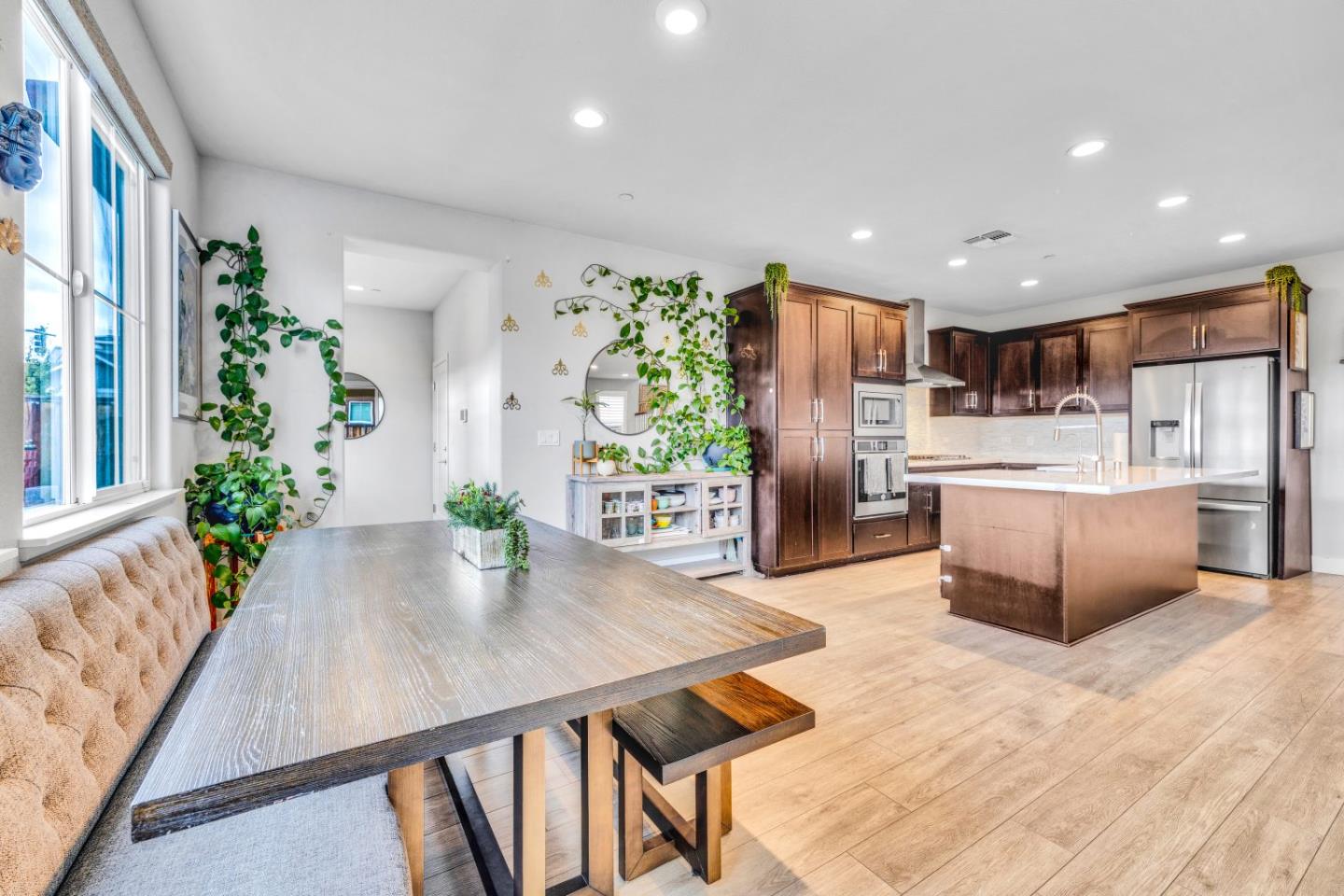 Detail Gallery Image 11 of 41 For 344 W Hopkins Ct, Mountain House,  CA 95391 - 4 Beds | 3 Baths