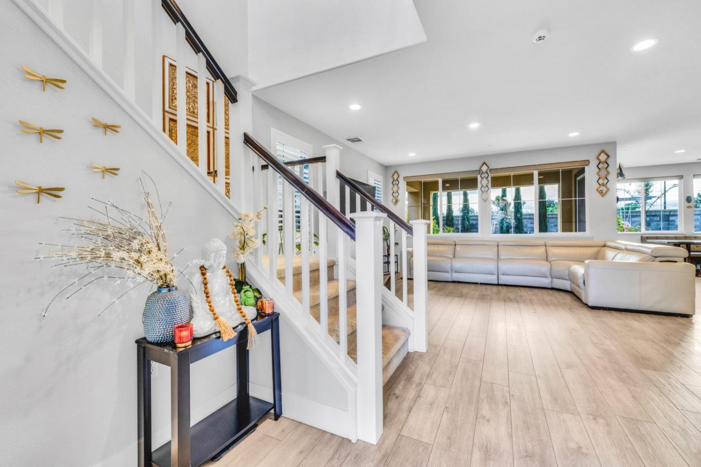 Detail Gallery Image 4 of 41 For 344 W Hopkins Ct, Mountain House,  CA 95391 - 4 Beds | 3 Baths