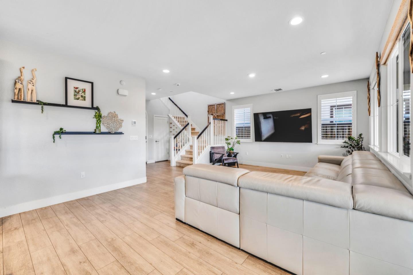 Detail Gallery Image 6 of 41 For 344 W Hopkins Ct, Mountain House,  CA 95391 - 4 Beds | 3 Baths