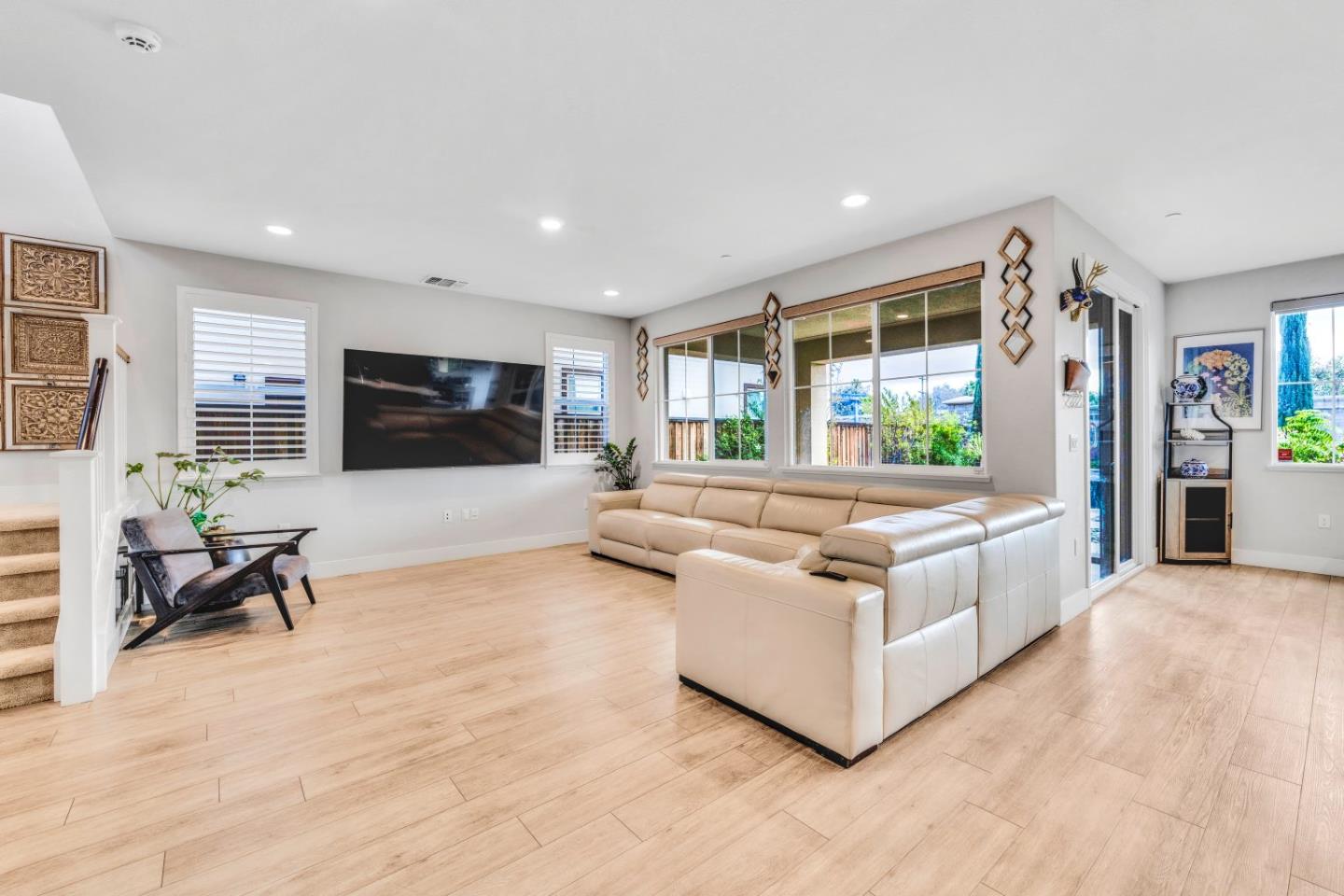 Detail Gallery Image 7 of 41 For 344 W Hopkins Ct, Mountain House,  CA 95391 - 4 Beds | 3 Baths