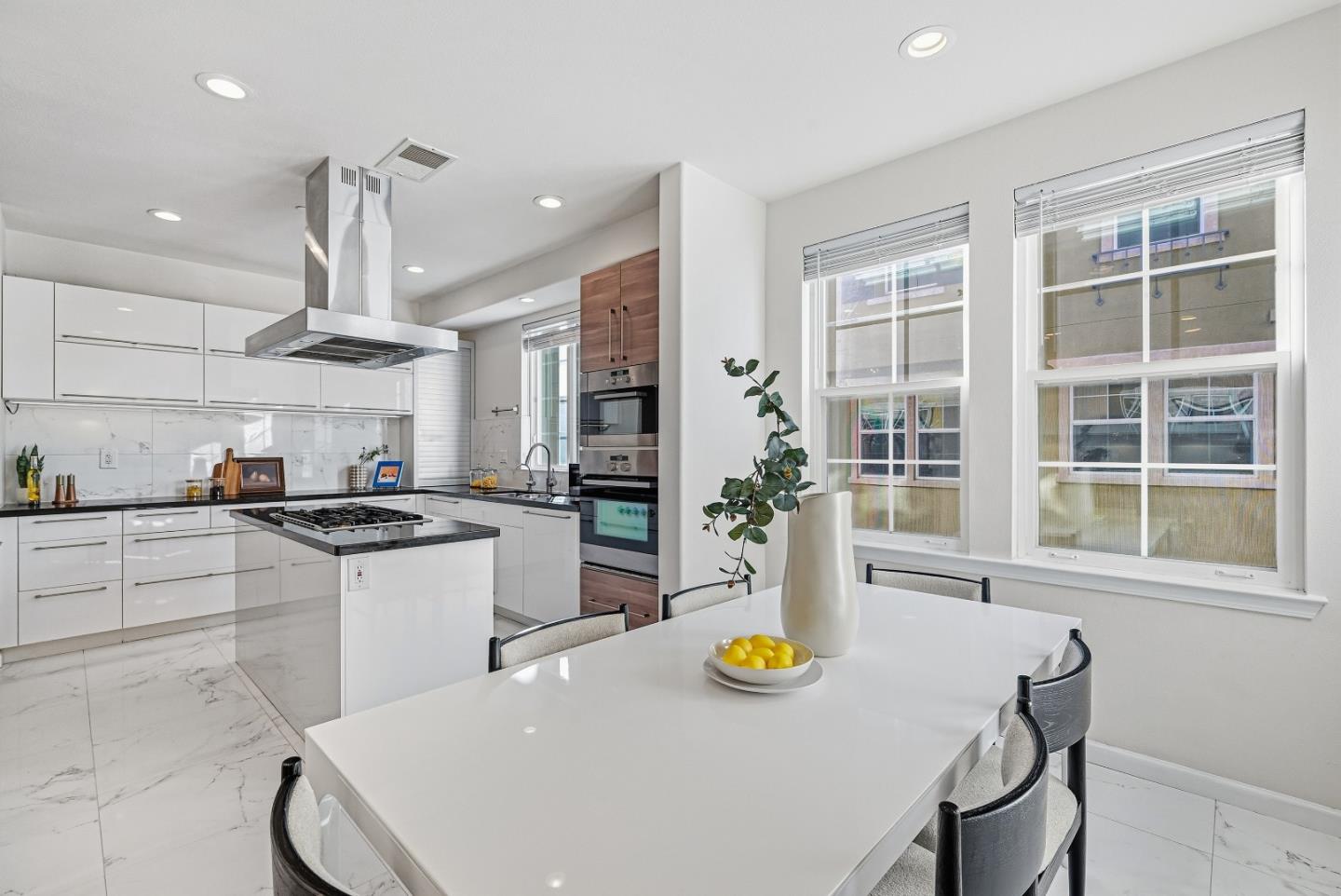 Detail Gallery Image 14 of 41 For 488 Wild Cherry Ter, Sunnyvale,  CA 94086 - 3 Beds | 2/1 Baths