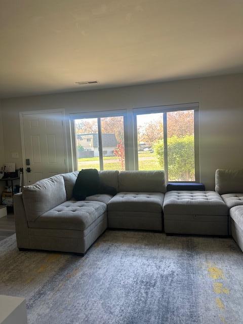 Detail Gallery Image 2 of 13 For 27492 Ponderosa Ct, Hayward,  CA 94545 - 3 Beds | 1/1 Baths