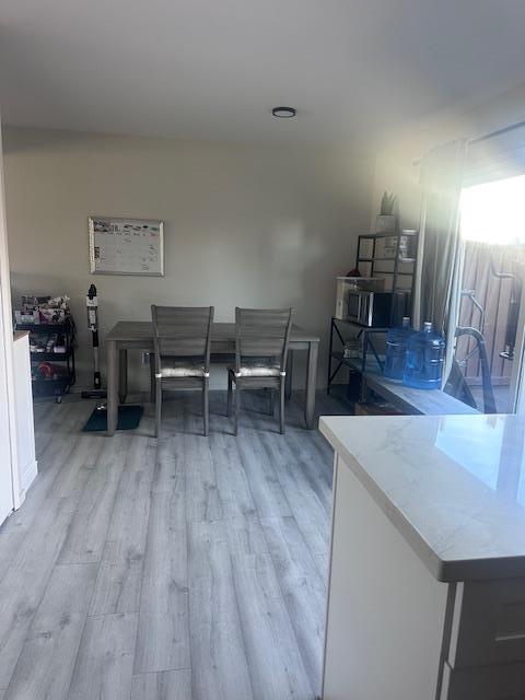 Detail Gallery Image 4 of 13 For 27492 Ponderosa Ct, Hayward,  CA 94545 - 3 Beds | 1/1 Baths