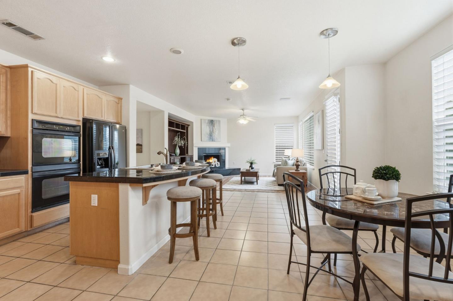 Detail Gallery Image 13 of 47 For 2405 Summerlin Dr, Modesto,  CA 95356 - 4 Beds | 3 Baths