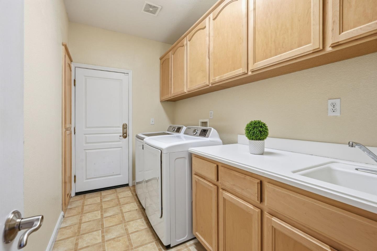 Detail Gallery Image 41 of 47 For 2405 Summerlin Dr, Modesto,  CA 95356 - 4 Beds | 3 Baths